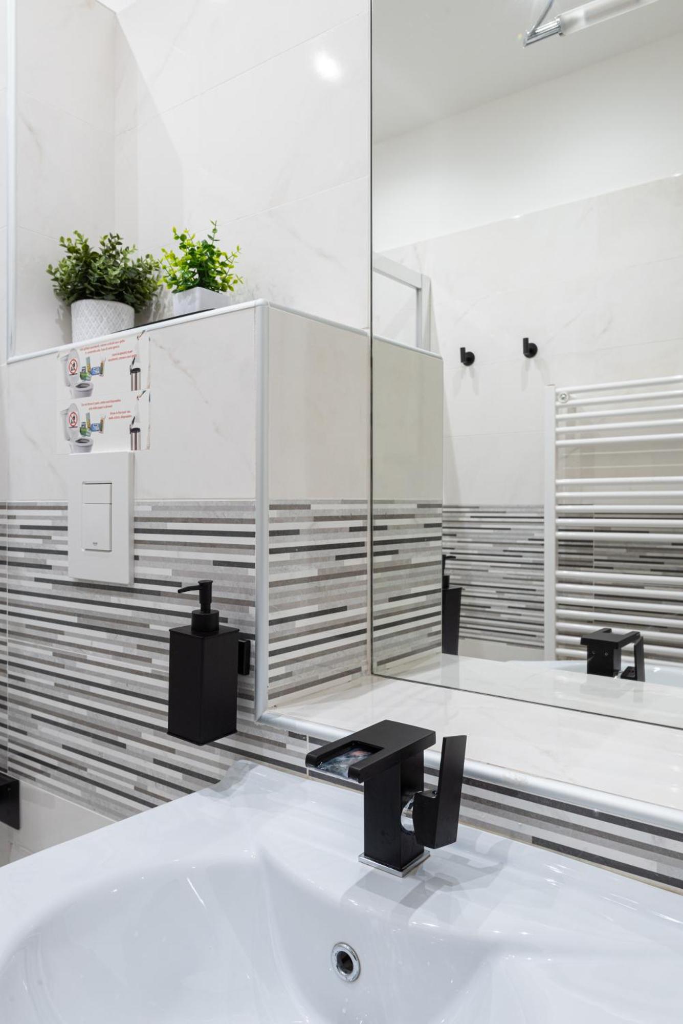 Elegante Con Giardino Privato, Jacuzzi Nel Cuore Di