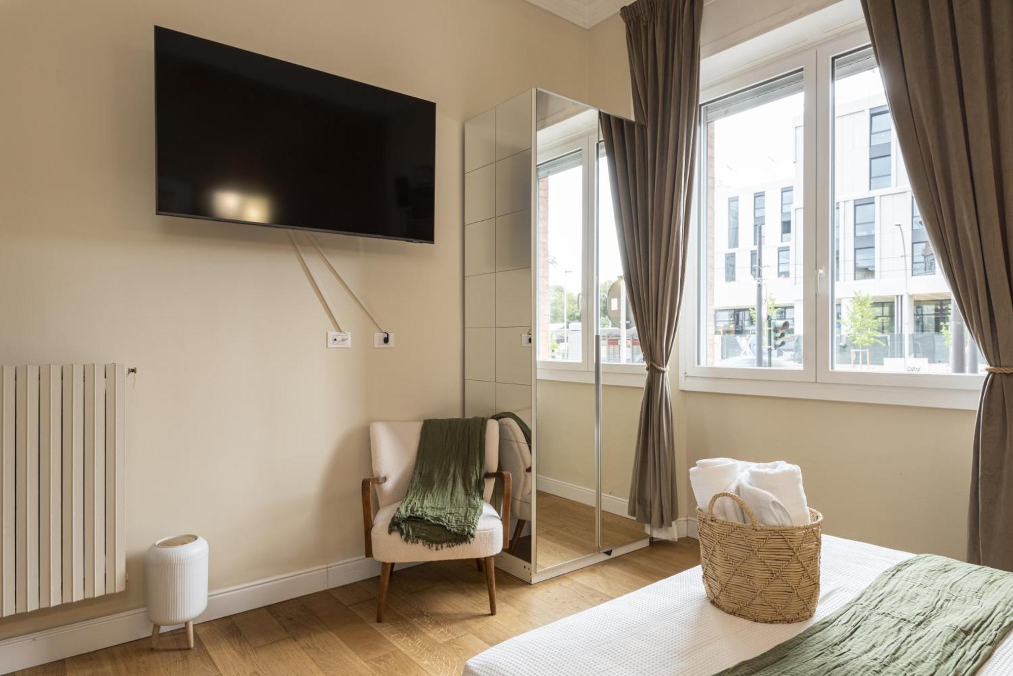 Apartment Elegante Con Giardino Privato, Jacuzzi Nel Cuore Di