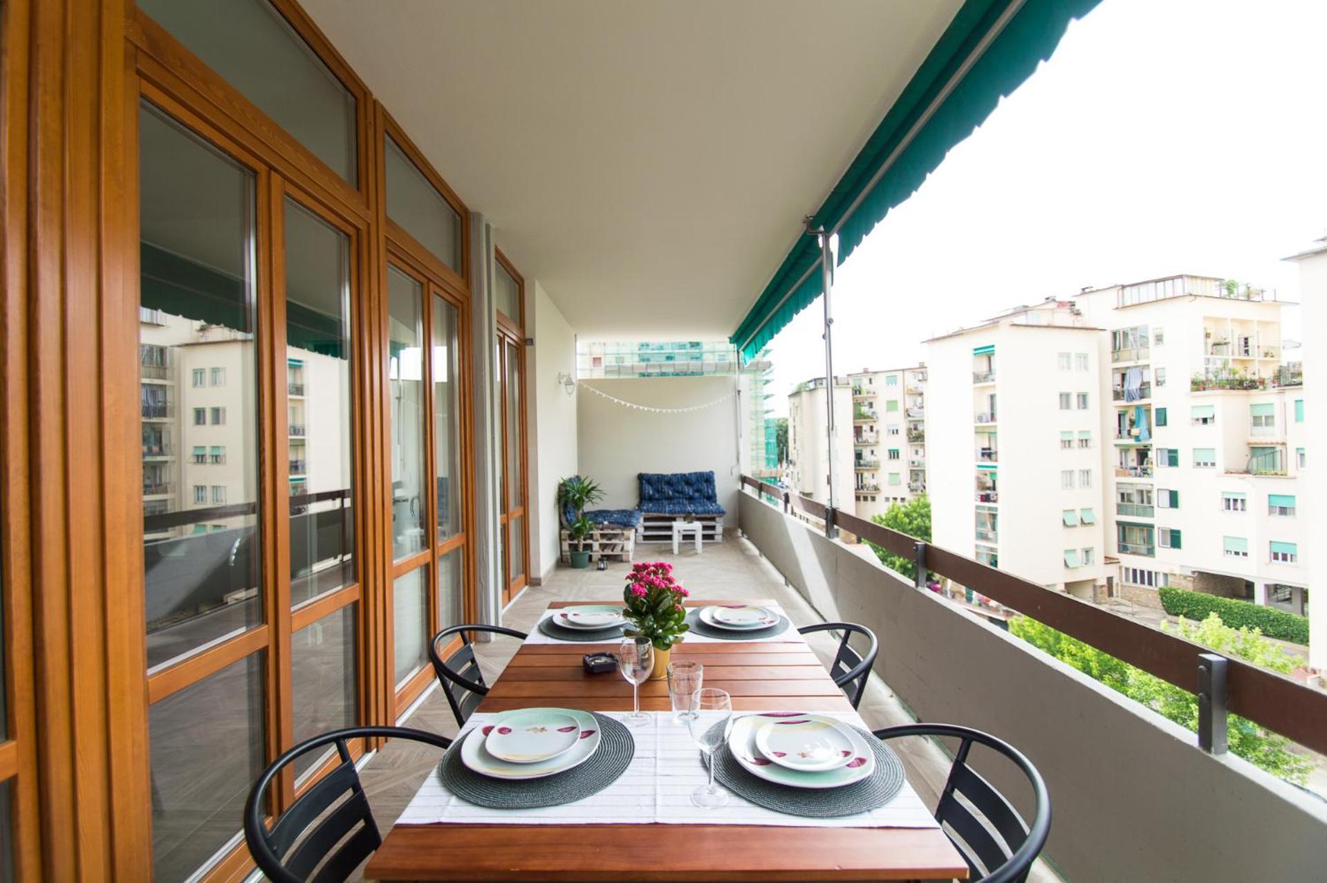 Loggia 27 Three-room Florence