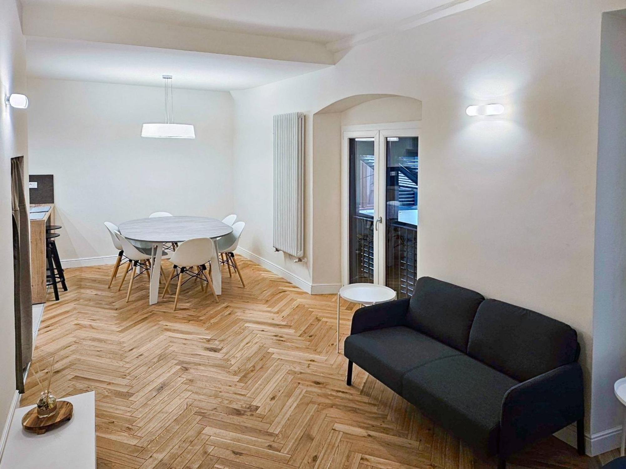 Centralissimo Due Passi Dal Duomo Per Gruppi Apartment
