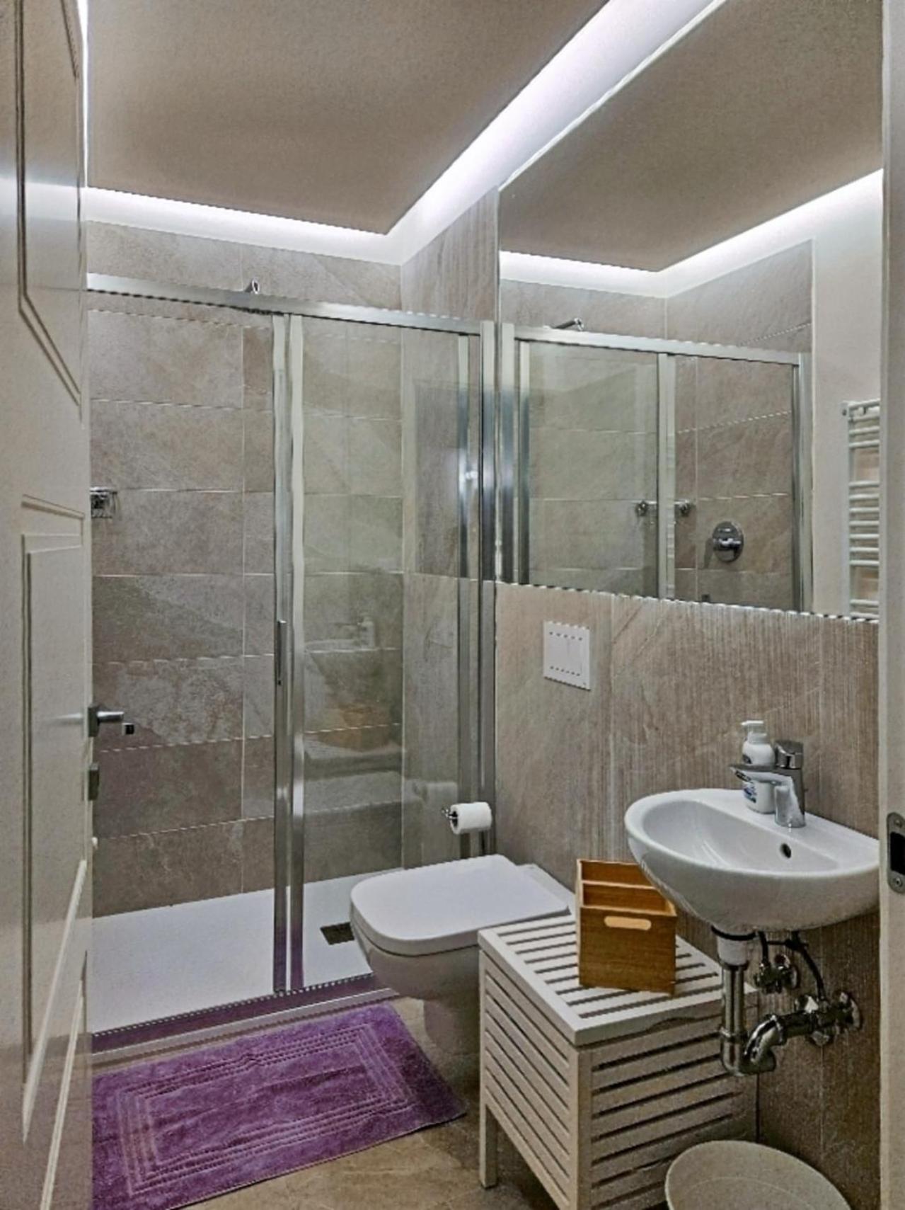 Centralissimo Due Passi Dal Duomo Per Gruppi Apartment