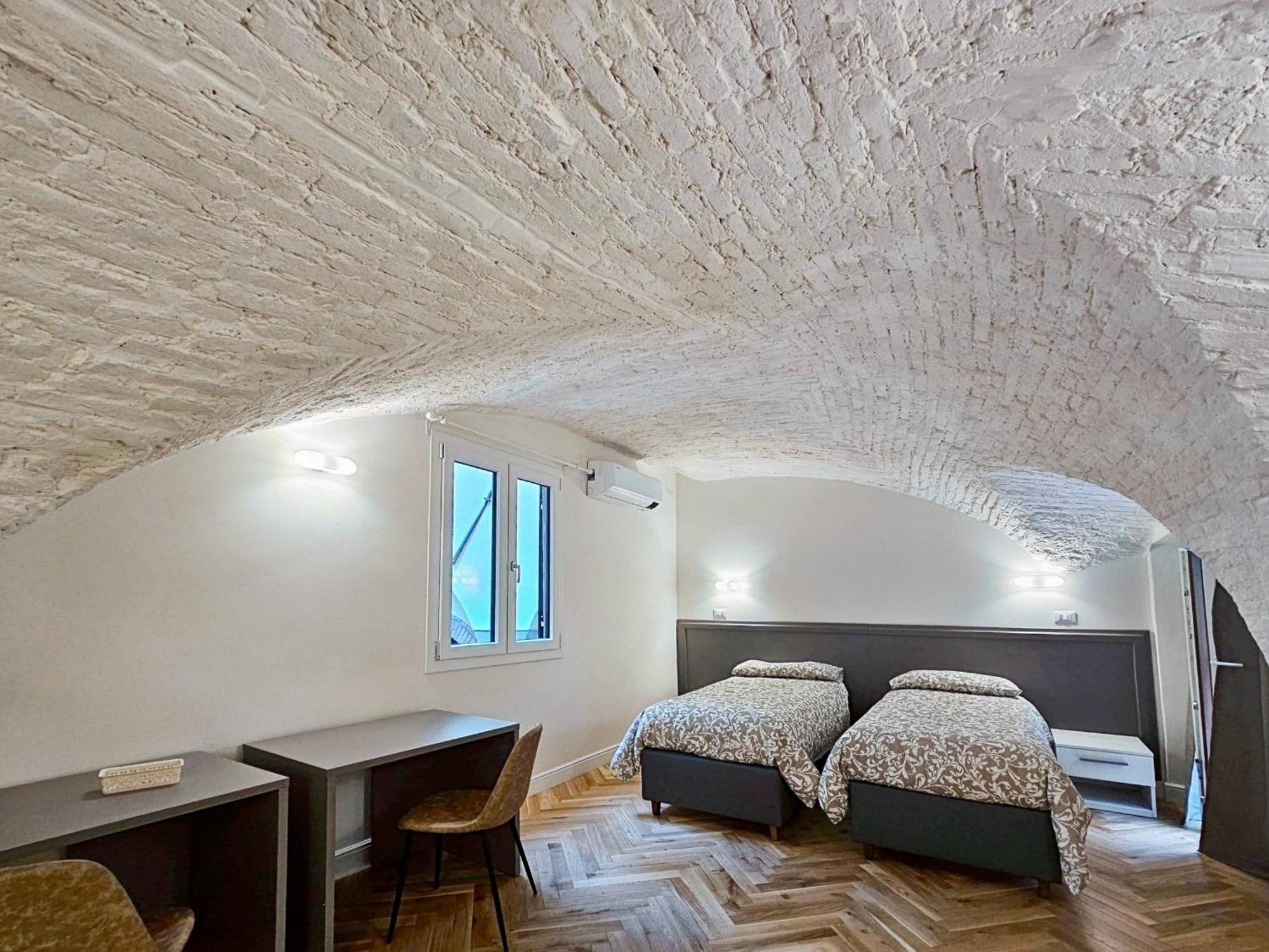Centralissimo Due Passi Dal Duomo Per Gruppi Apartment *