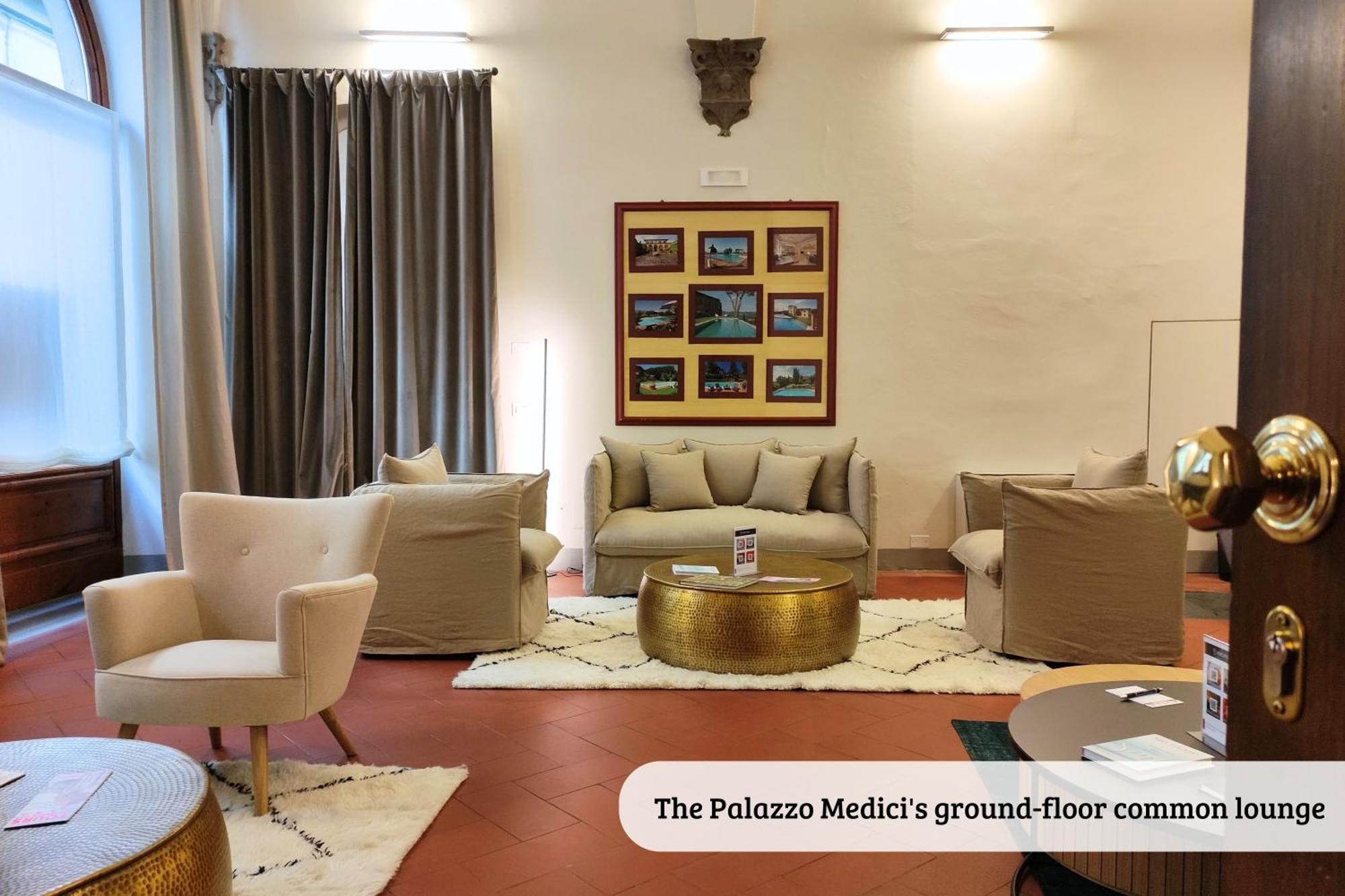 Tiepolo Romantic Penthouse In The Oltrarno Florence