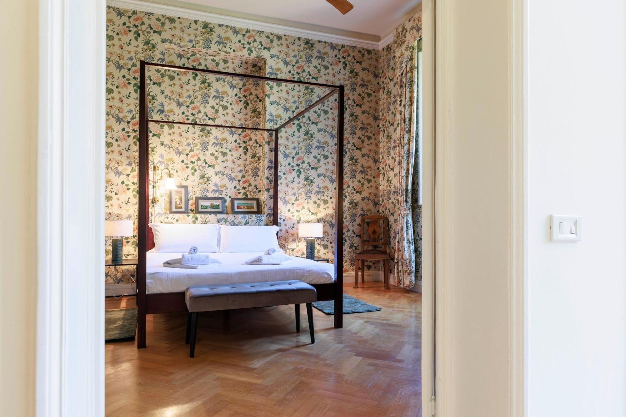 Apartment Huge With Private Garden *