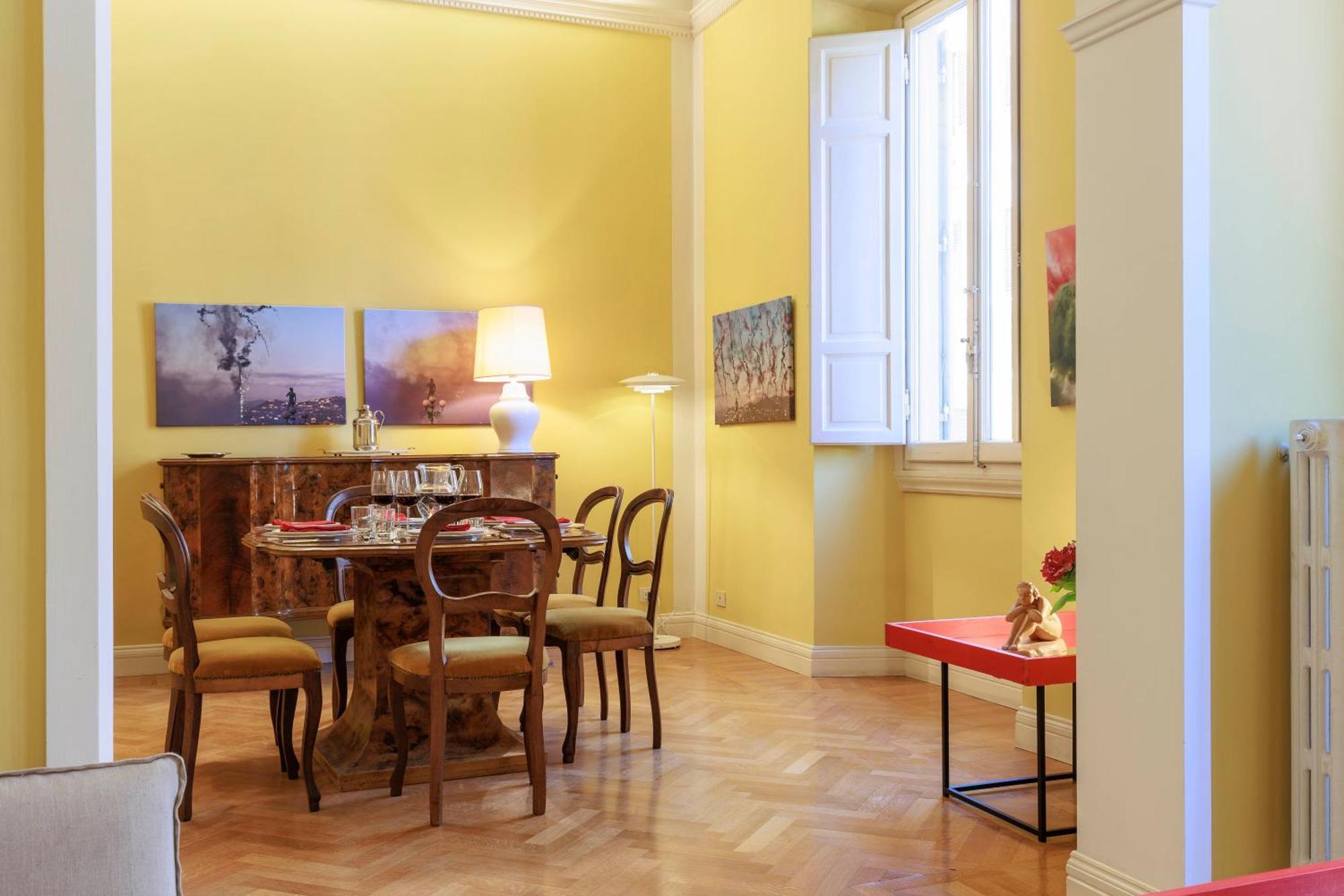 Huge With Private Garden Apartment Florence