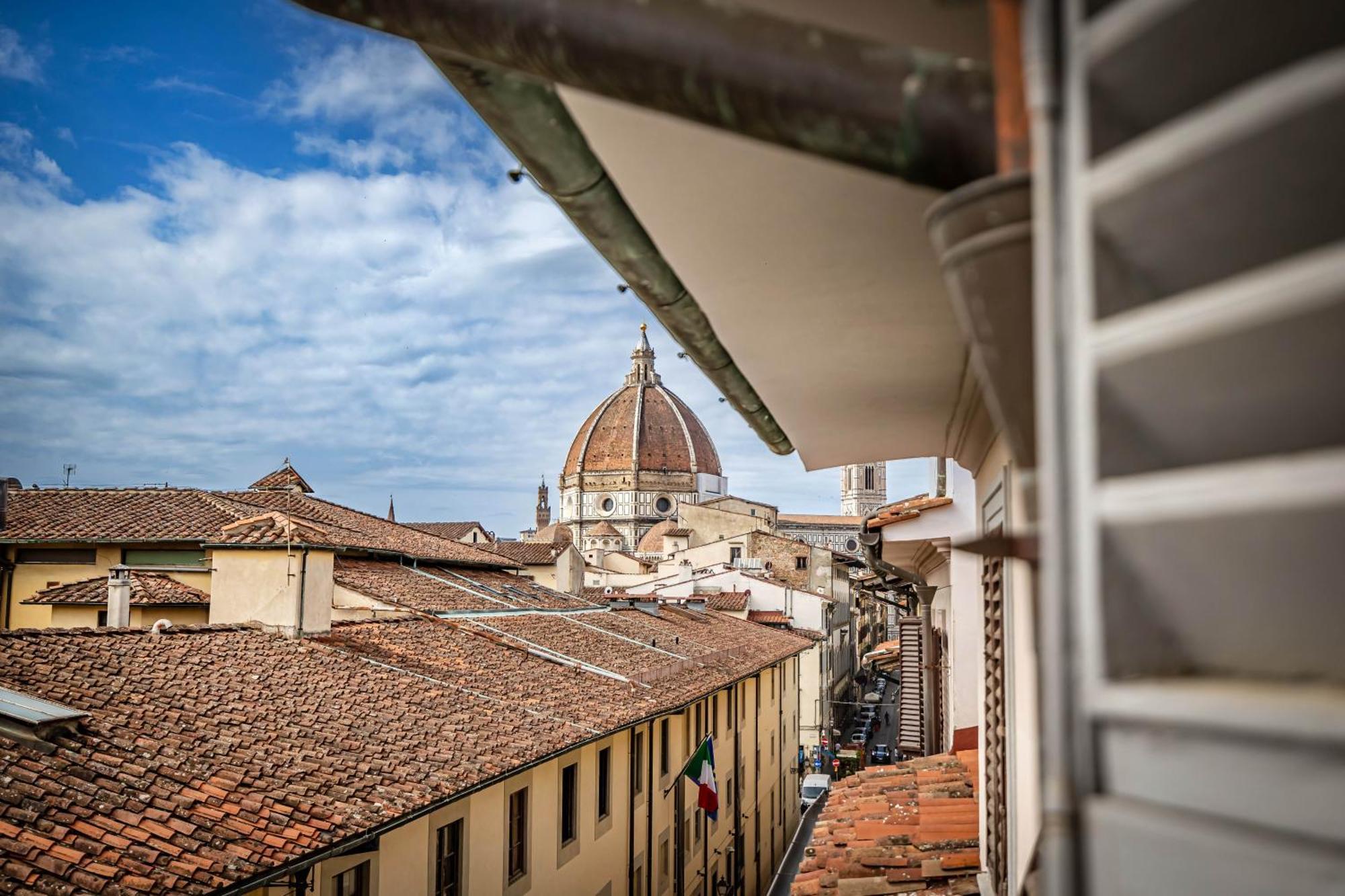 Yd Stunning Terrace On The Accademia Apartment *