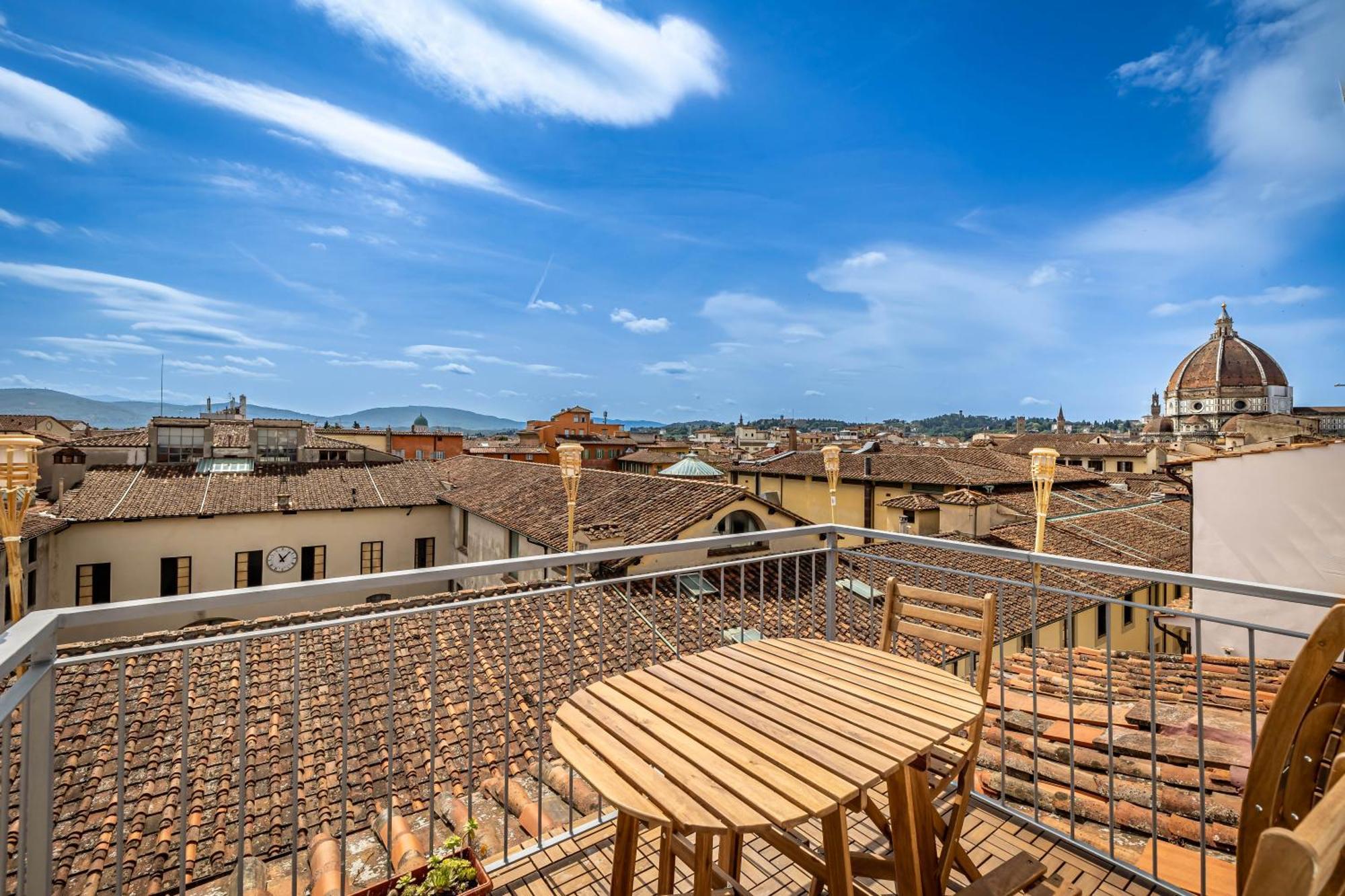 Apartment Yd Stunning Terrace On The Accademia