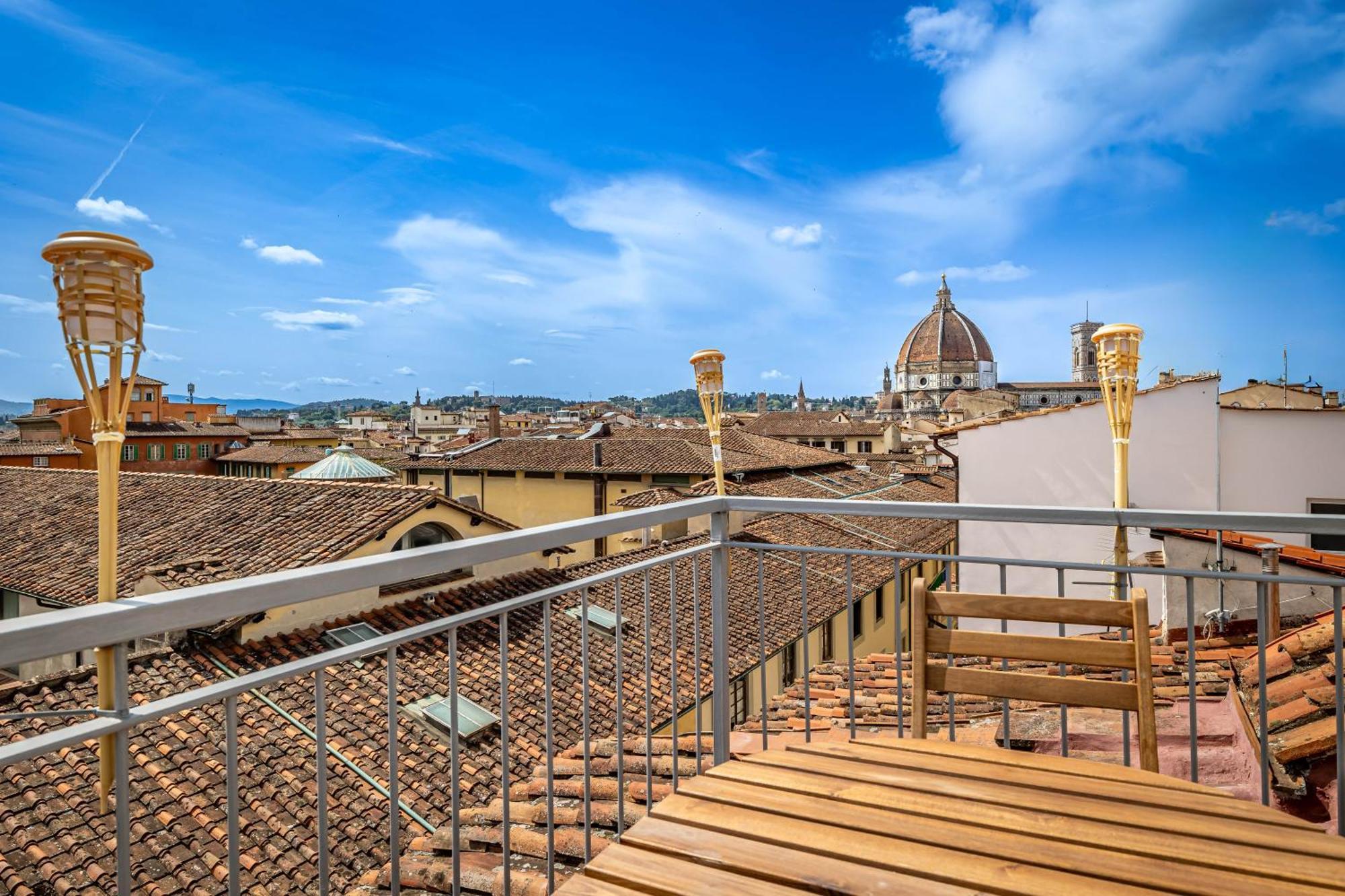 Apartment Yd Stunning Terrace On The Accademia Florence