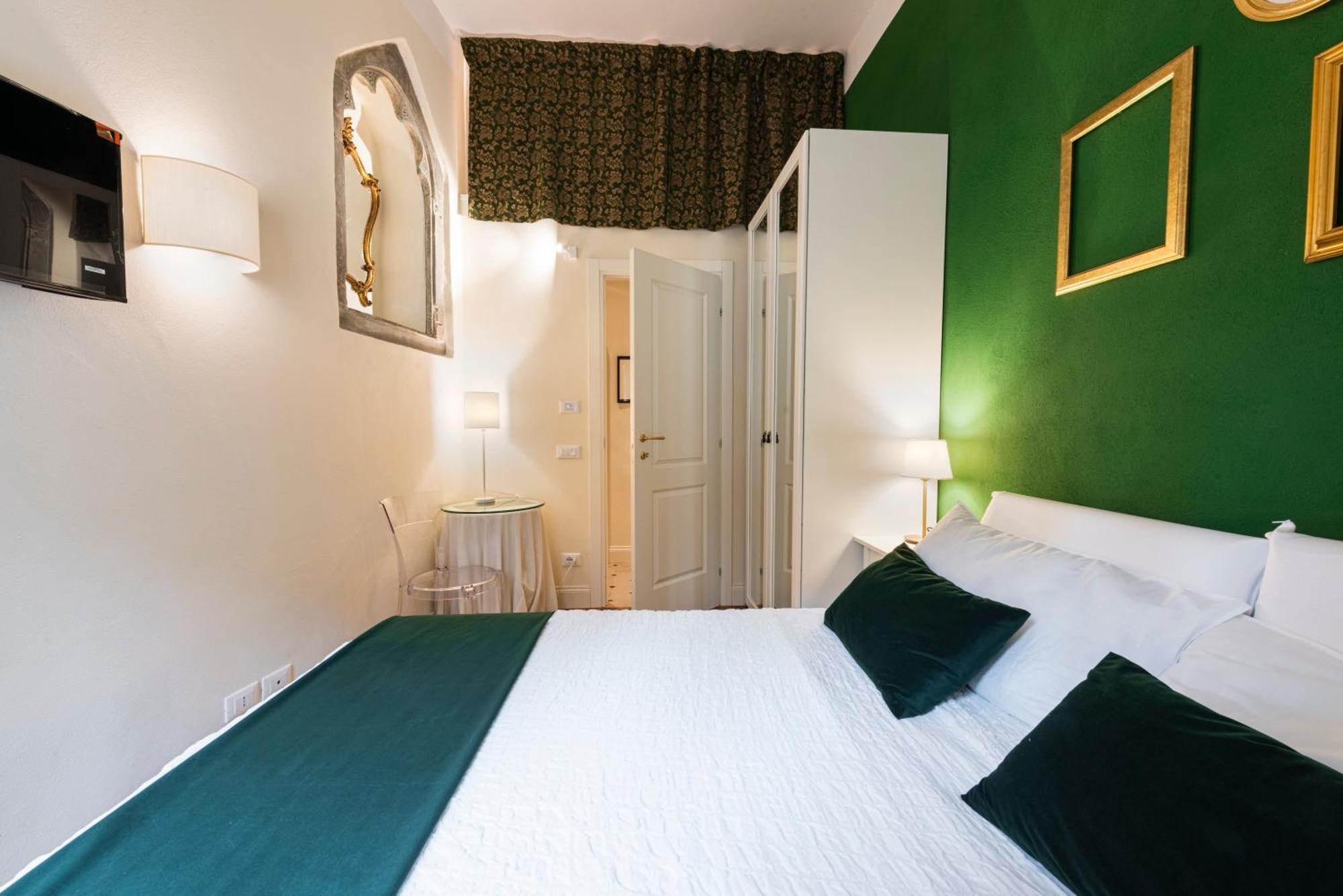 Charming Tornabuoni By Mmega * Firenze