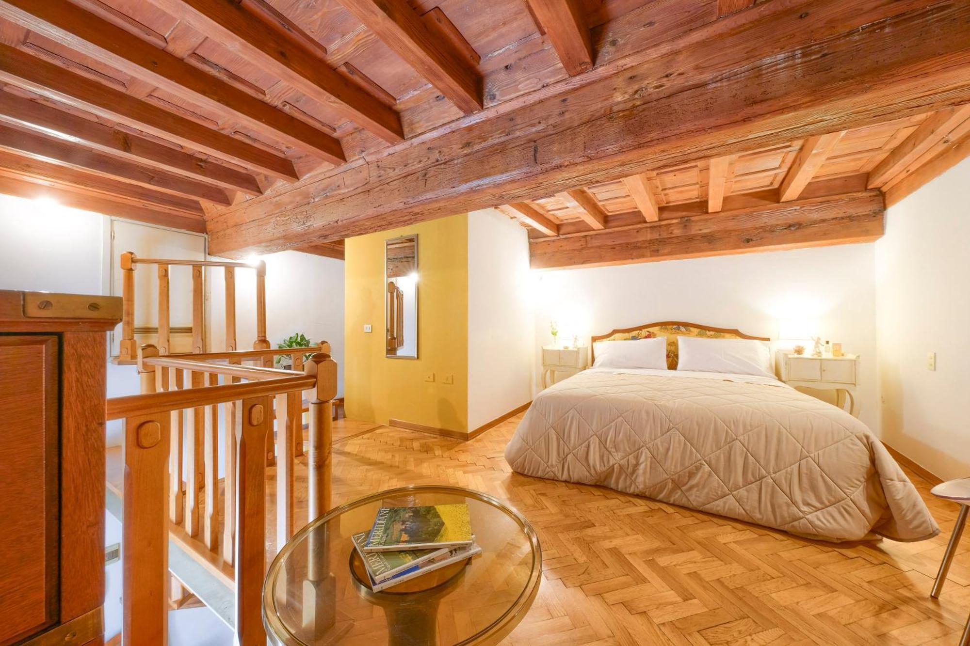 Apartment La Casa Di Dante Alighieri