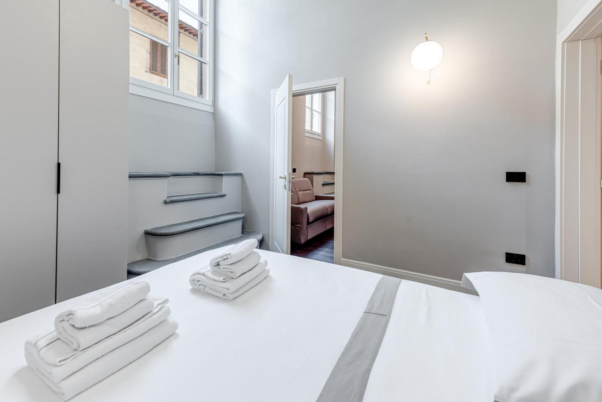 Deluxe Flat In Center Apartment *