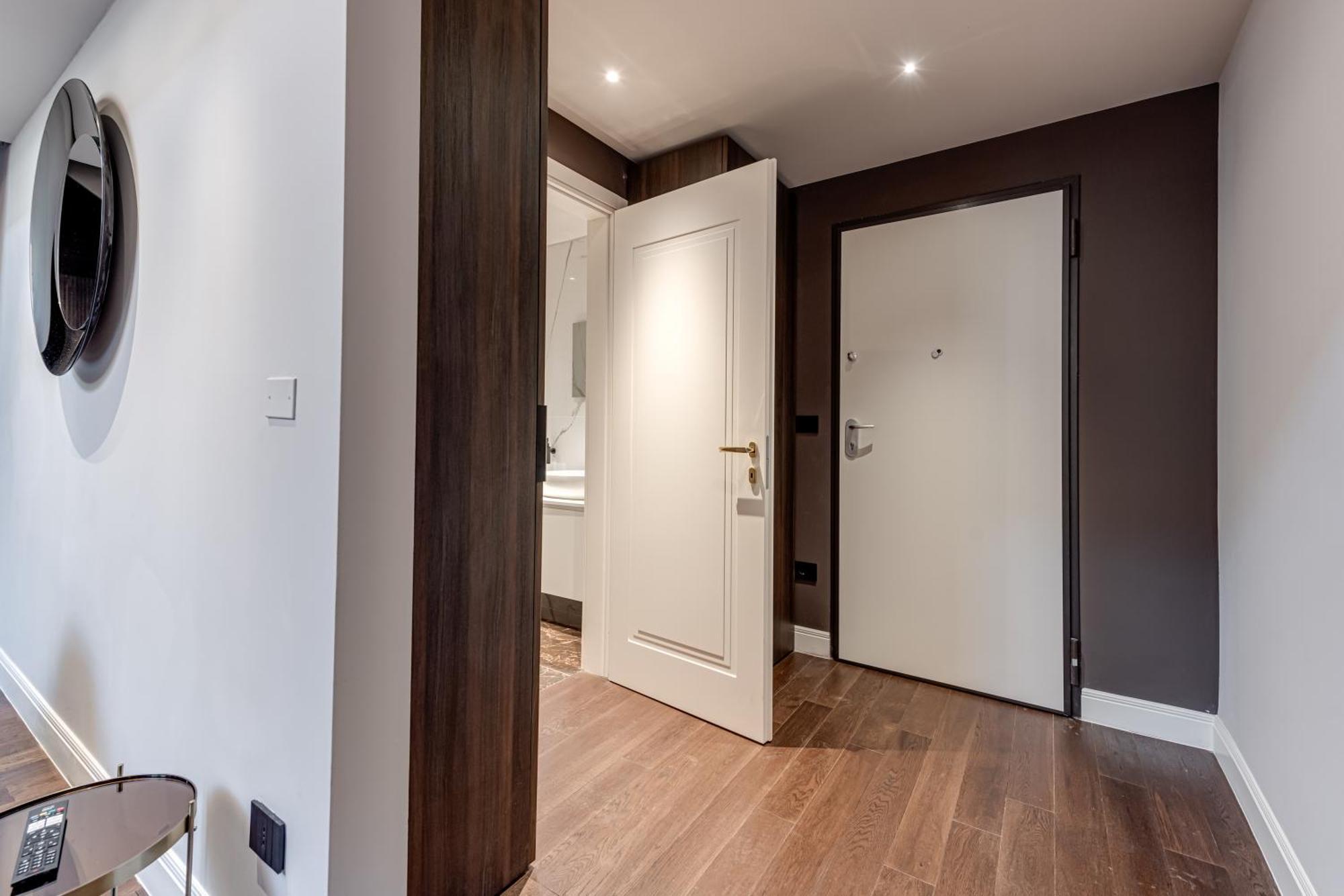 Deluxe Flat In Center *