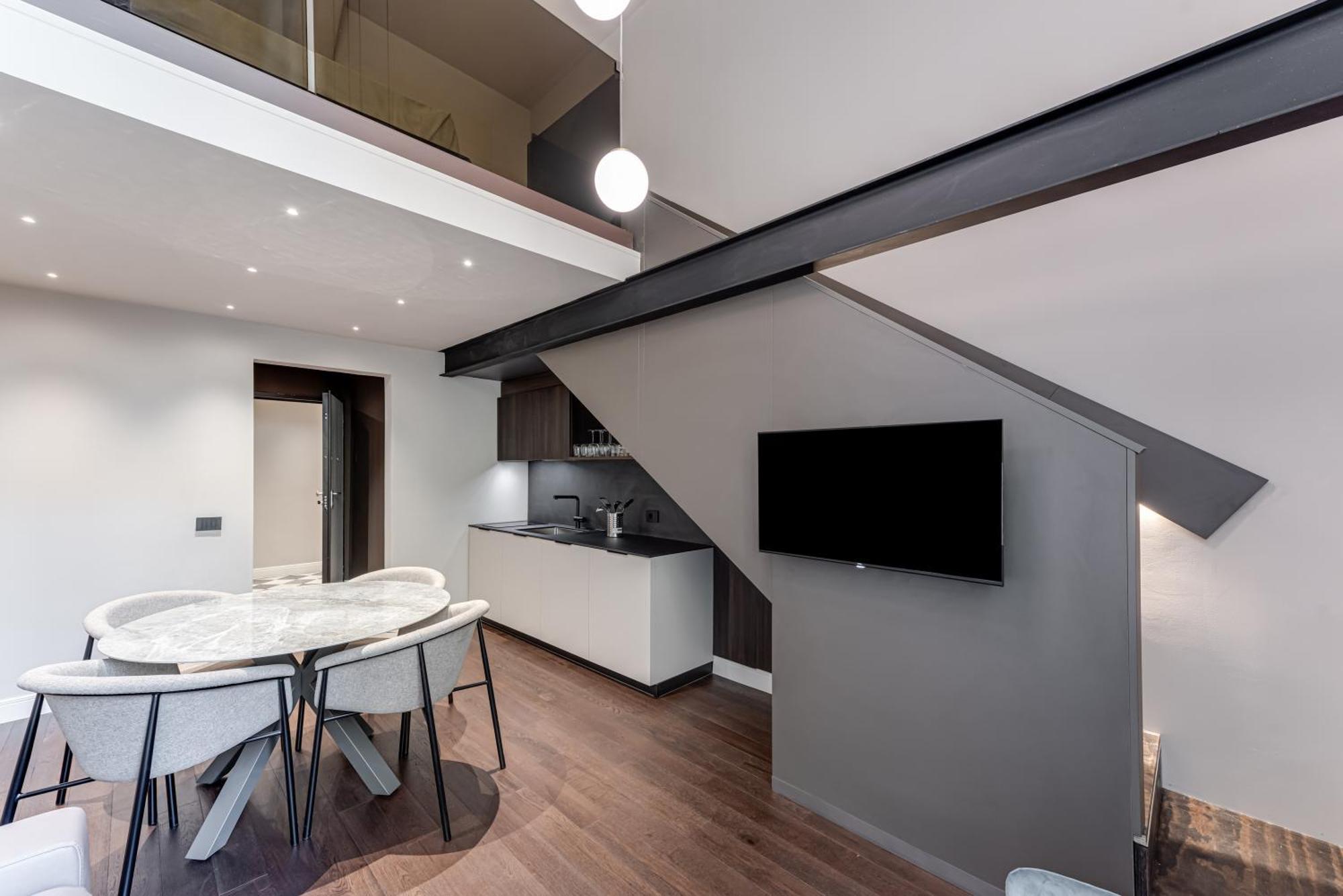Apartment Deluxe Flat In Center