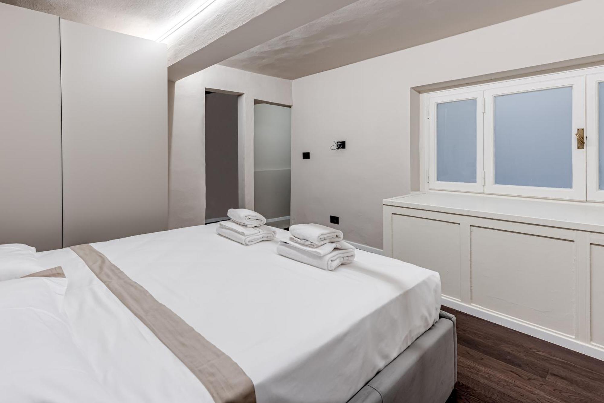 Deluxe Flat In Center Apartment *