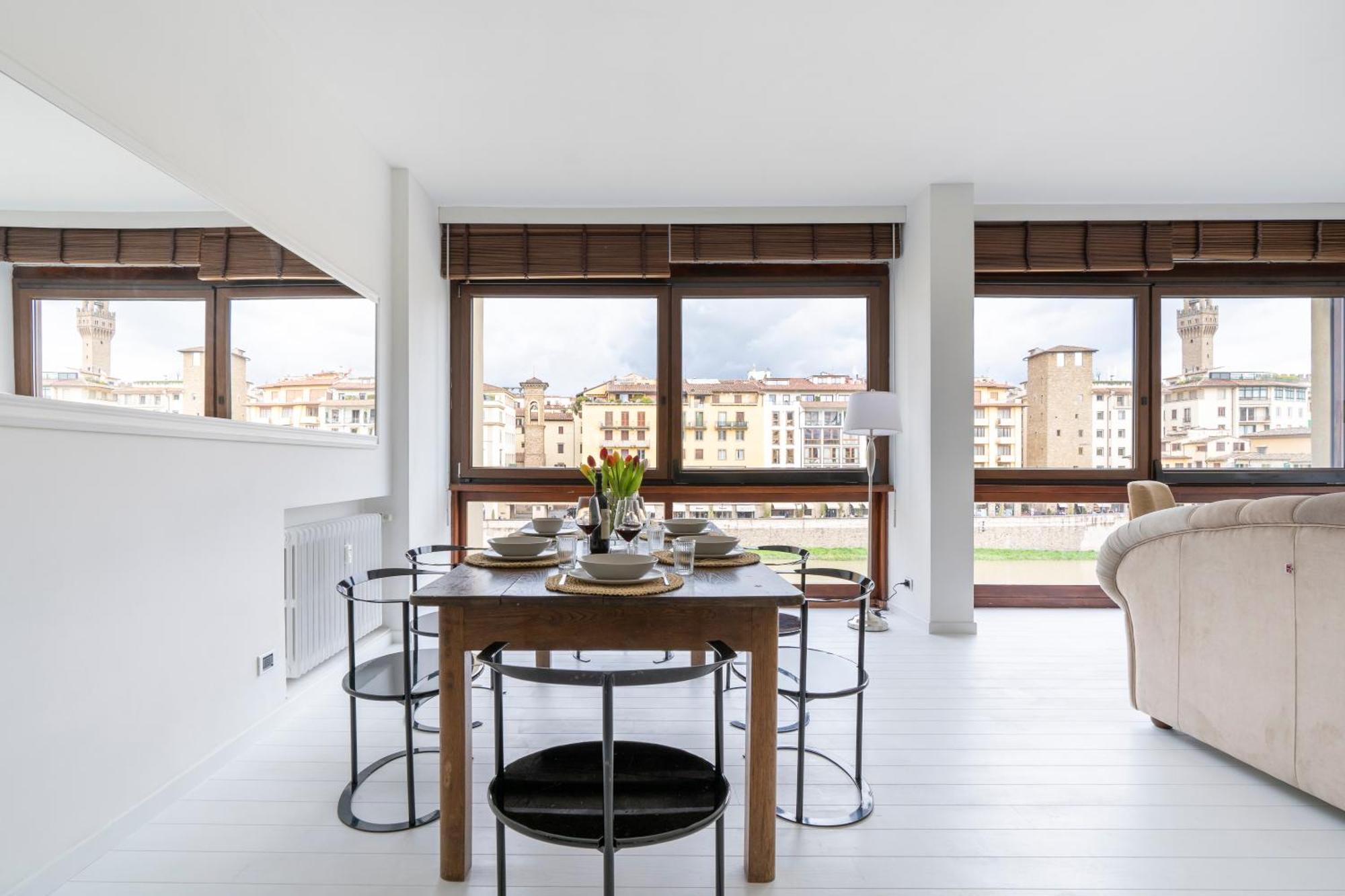 Ponte Vecchio Vista -floating On The Arno- Apartment