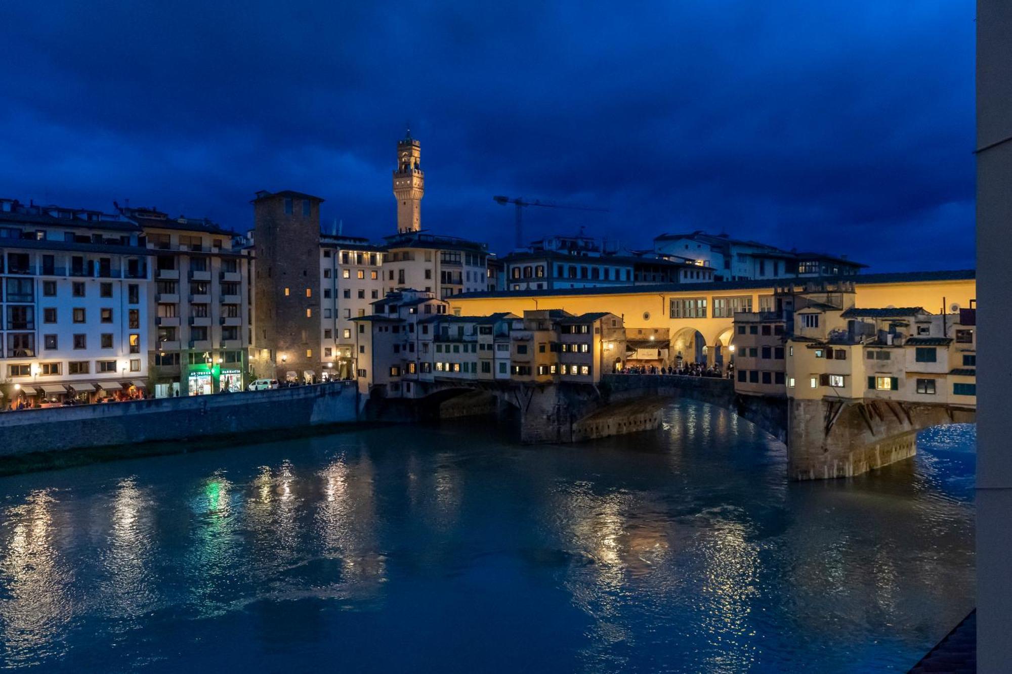 Apartment Ponte Vecchio Vista -floating On The Arno- *