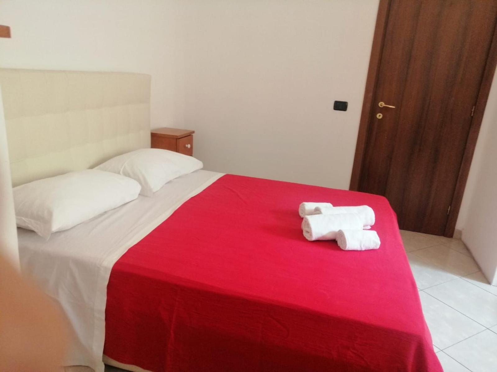 Apartment In Front Of The Train Station! Florence