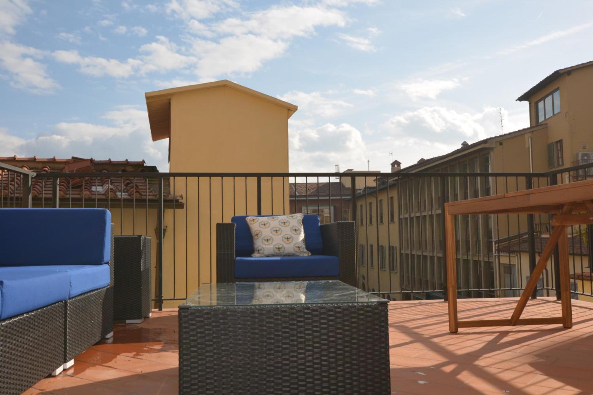 Servi Elegant With Terrace