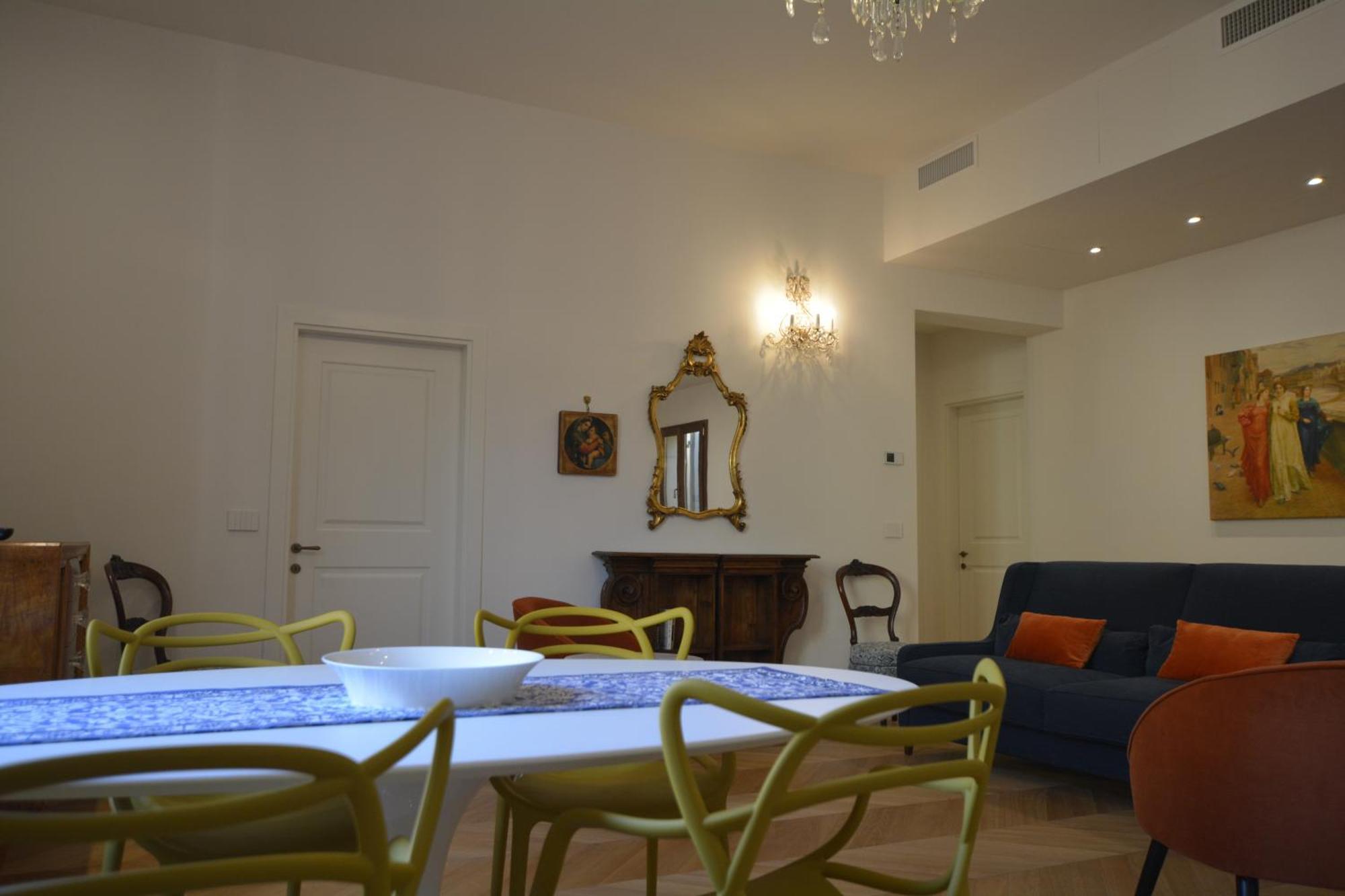 Servi Elegant With Terrace