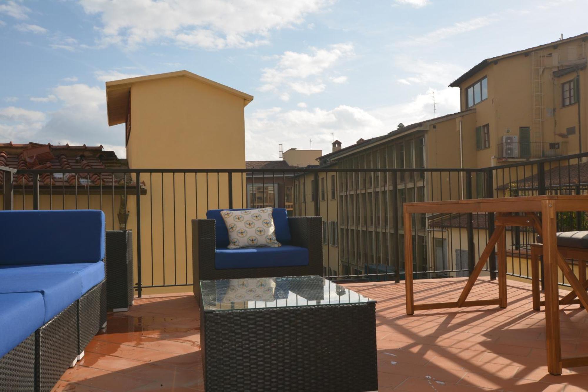 Servi Elegant With Terrace