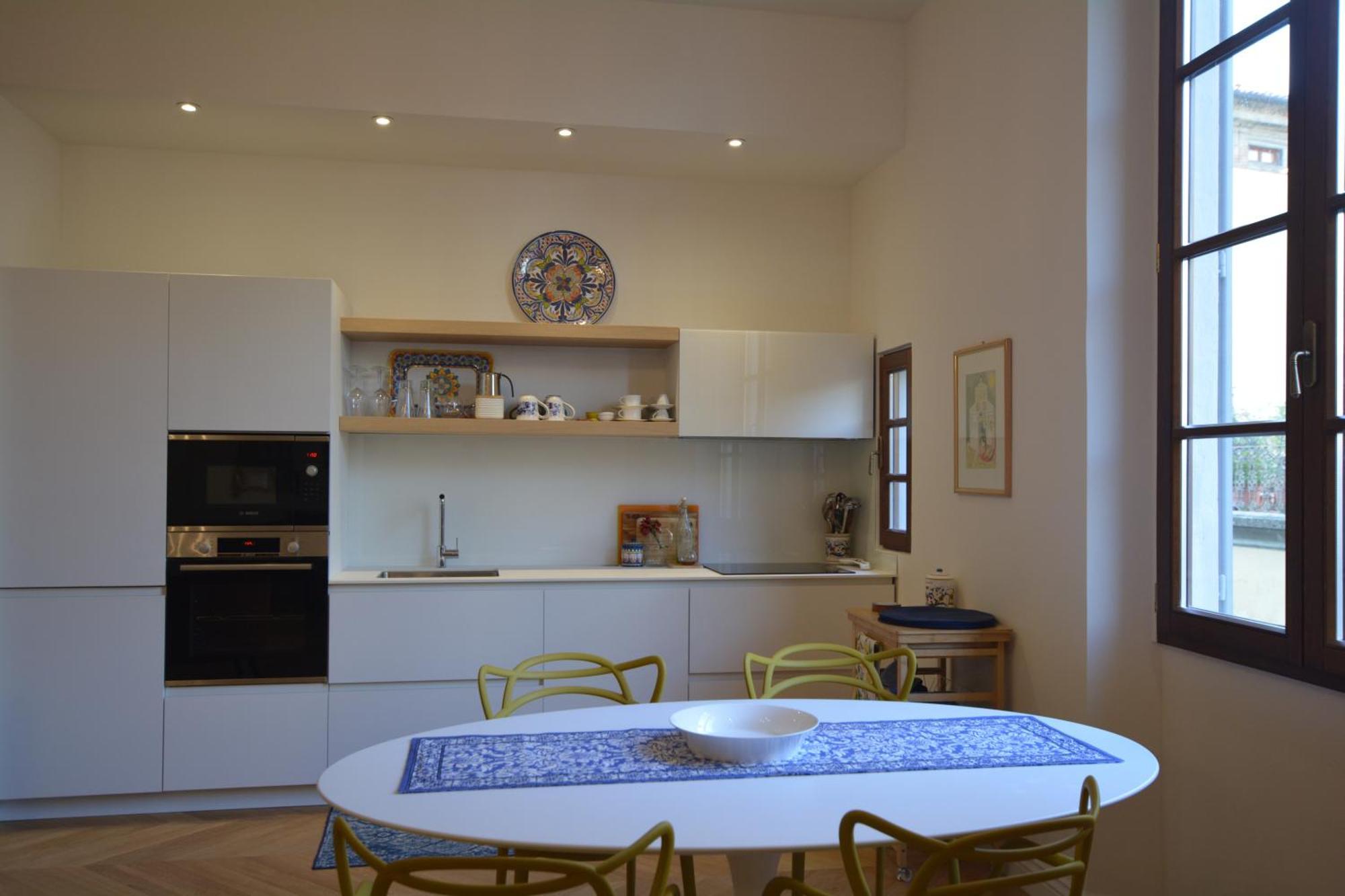 Servi Elegant With Terrace Apartment