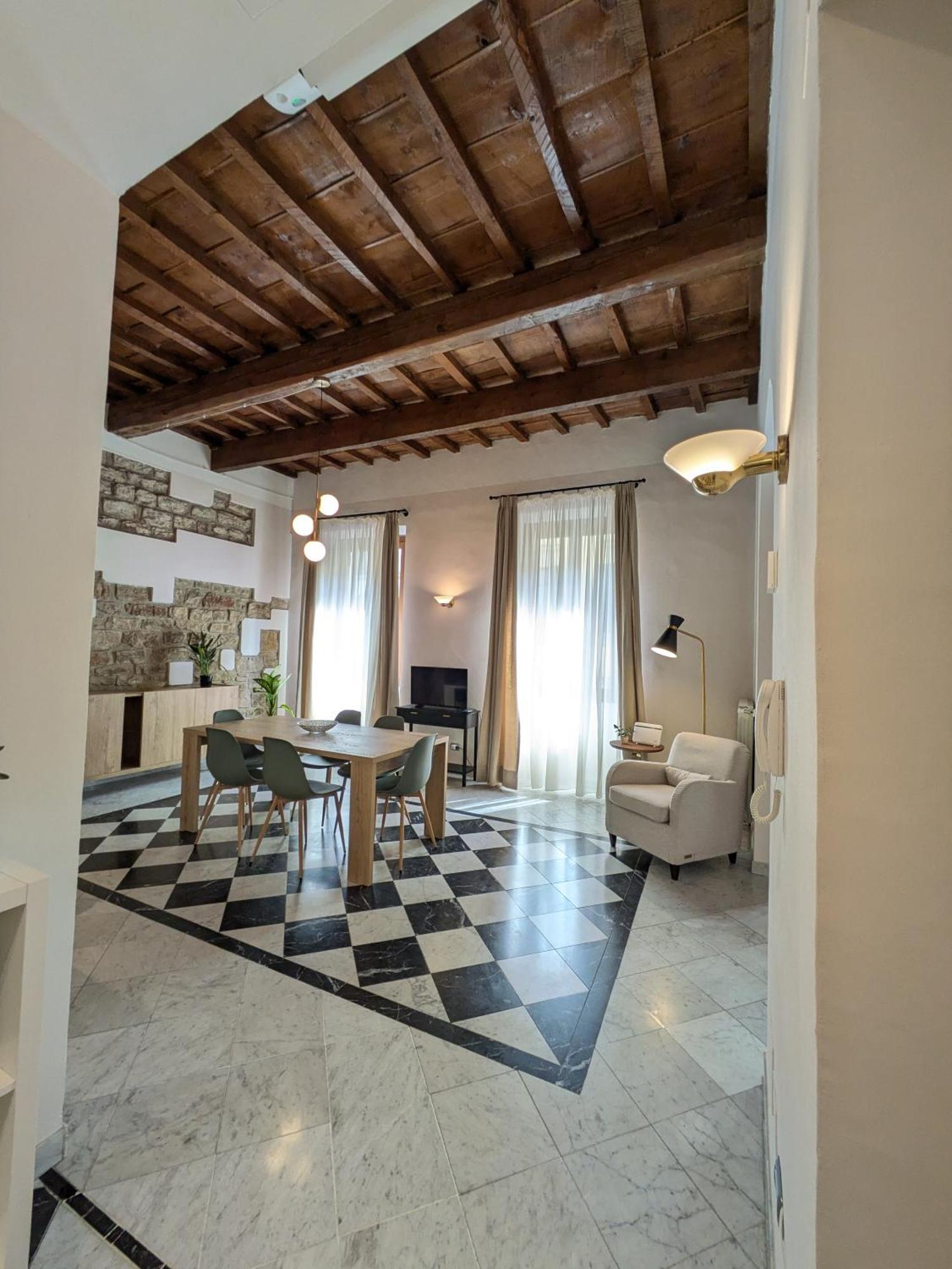 Flowers' Duomo, Central And Spacious Apartment *