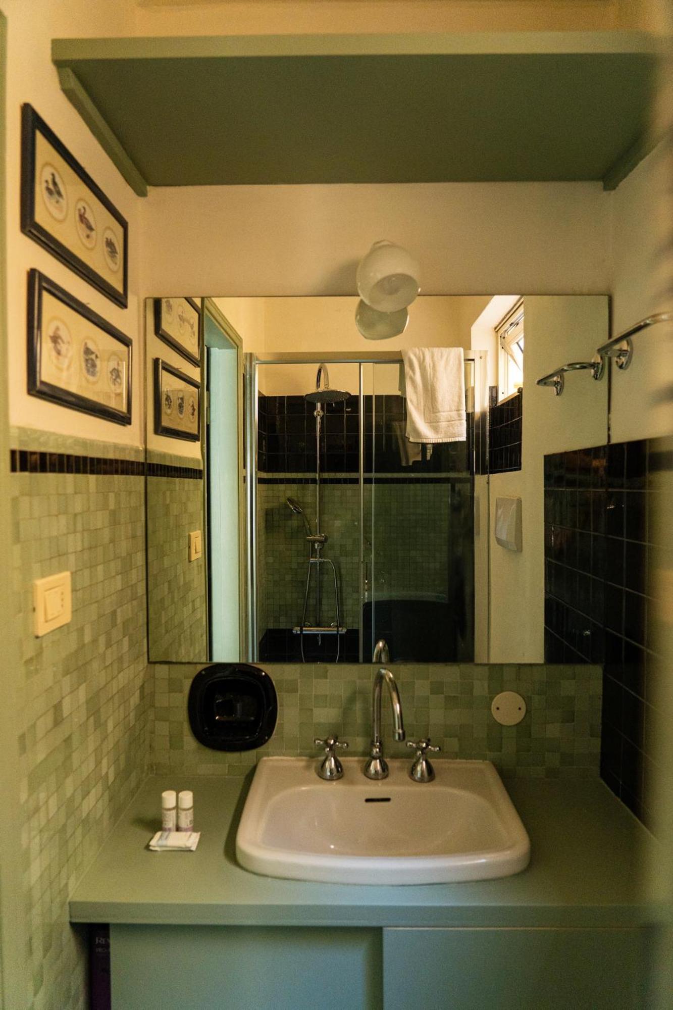 Friendly & Small 1-br With Beautiful Terrace Florence