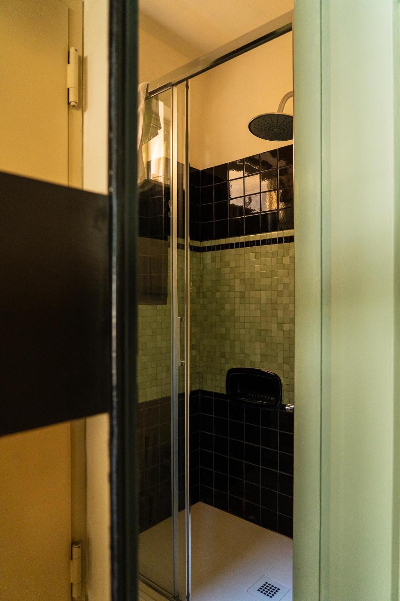 Friendly & Small 1-br With Beautiful Terrace * Florence