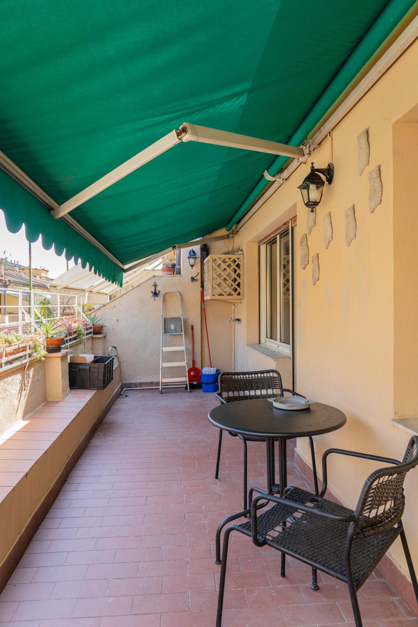 Friendly & Small 1-br With Beautiful Terrace Apartment Florence