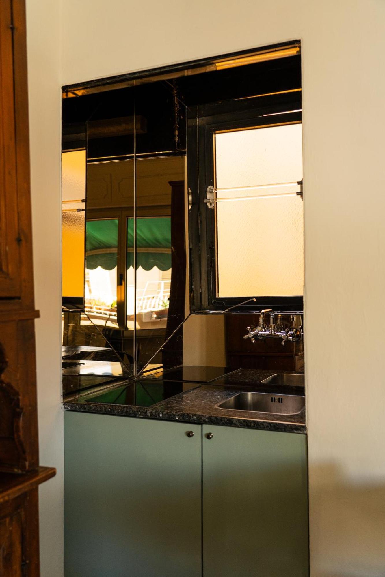 Friendly & Small 1-br With Beautiful Terrace *