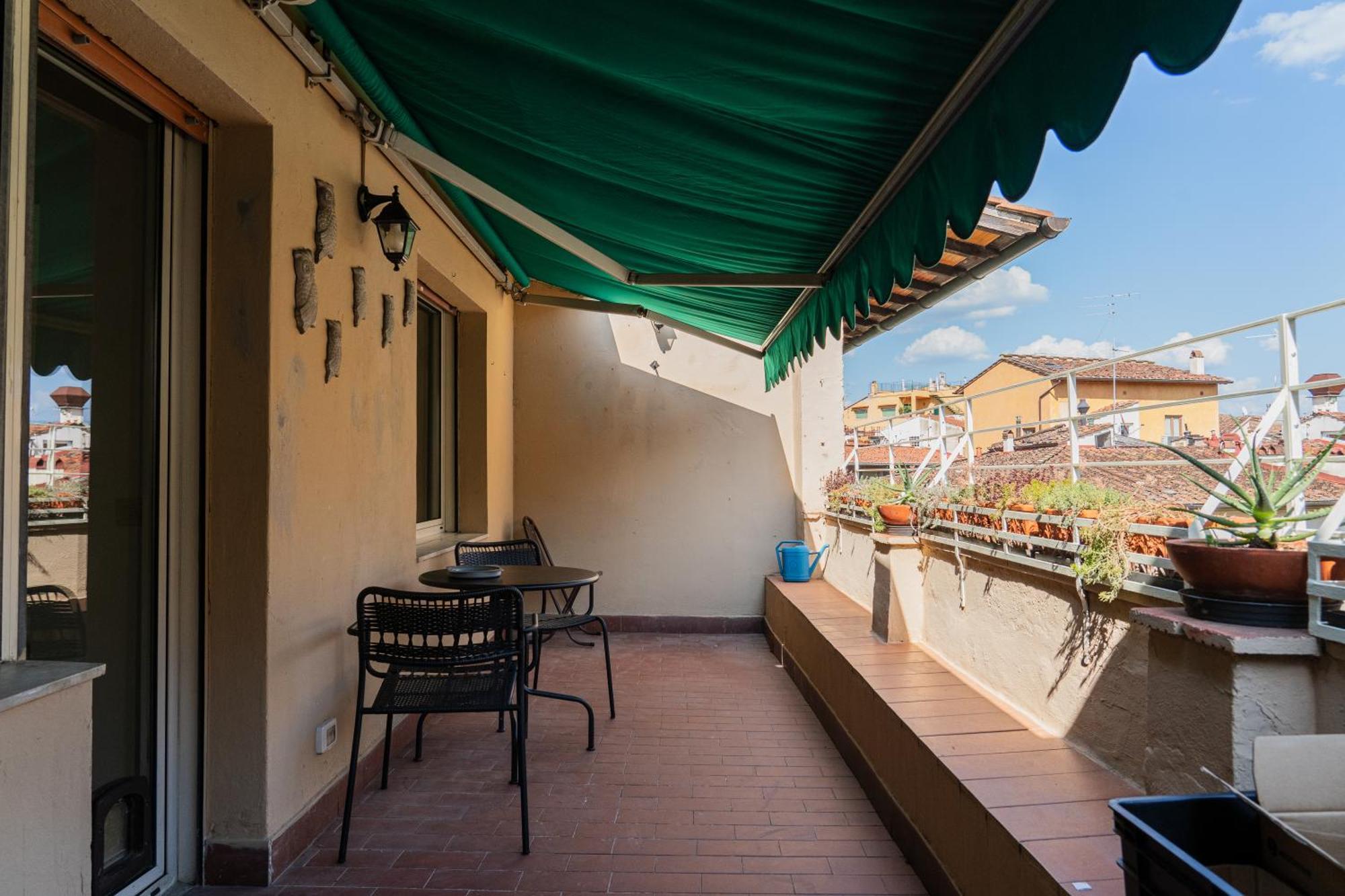 Apartment Friendly & Small 1-br With Beautiful Terrace Florence