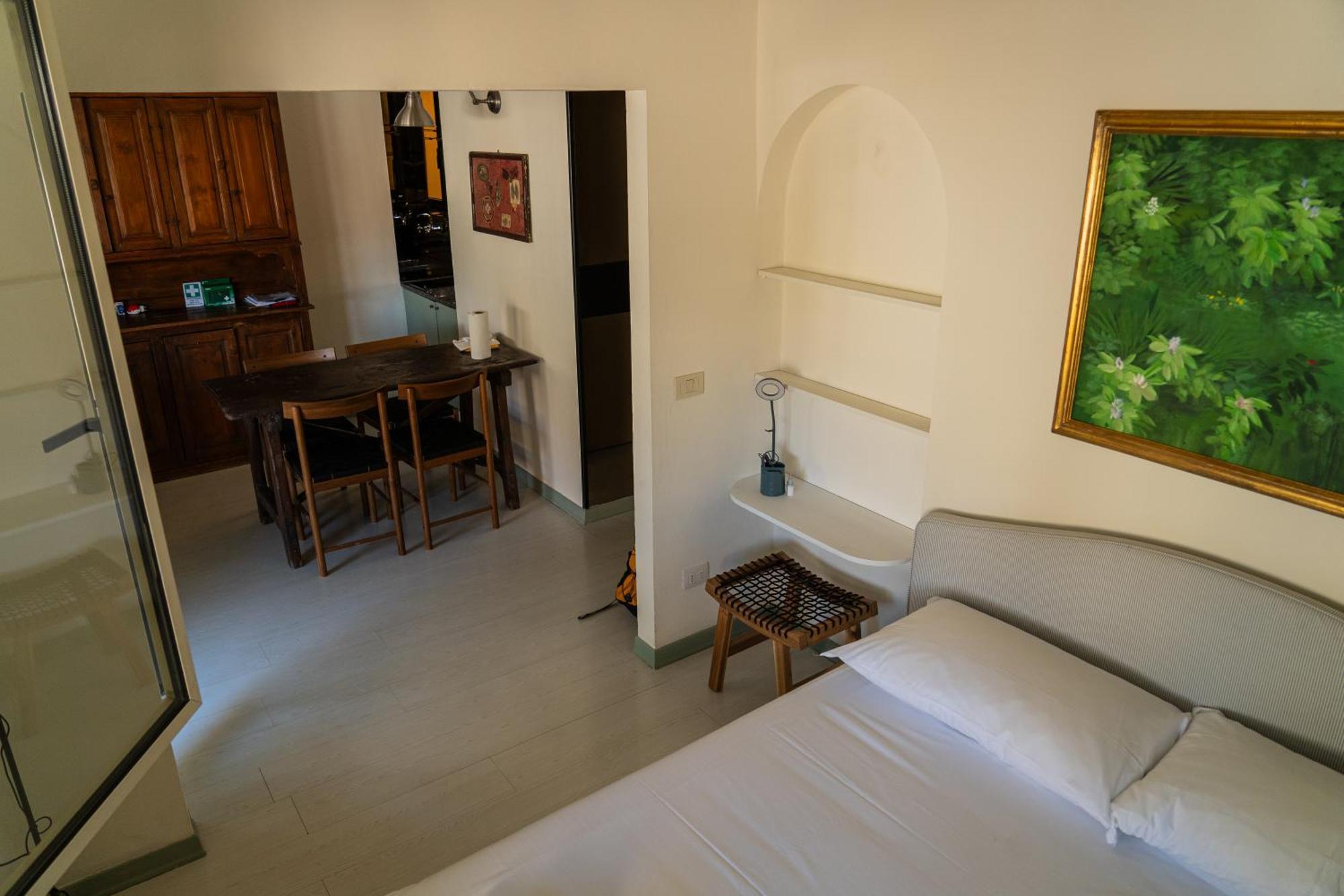 Friendly & Small 1-br With Beautiful Terrace