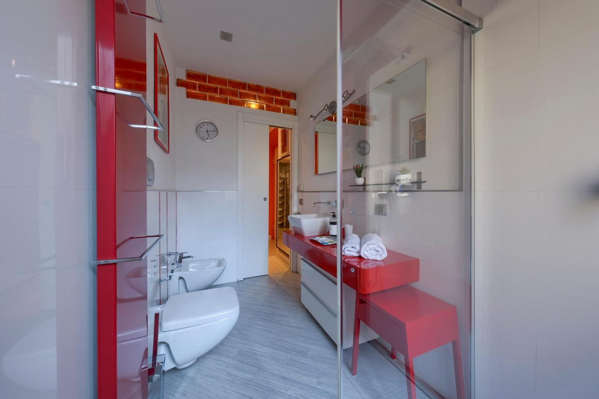 Apartment Con 2 Bagni, Ac E Wifi A Due Passi Dalla Stazione E Dal Centro Storico *