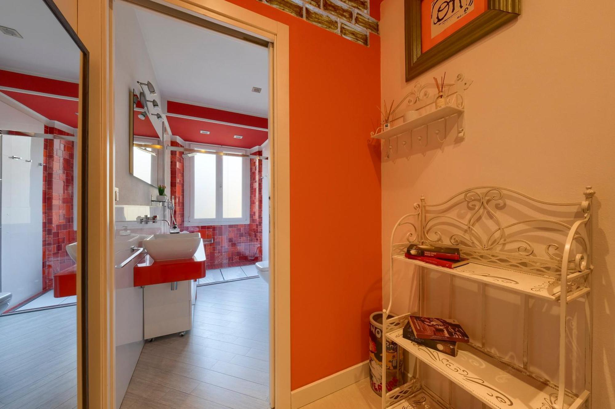 Apartment Con 2 Bagni, Ac E Wifi A Due Passi Dalla Stazione E Dal Centro Storico *