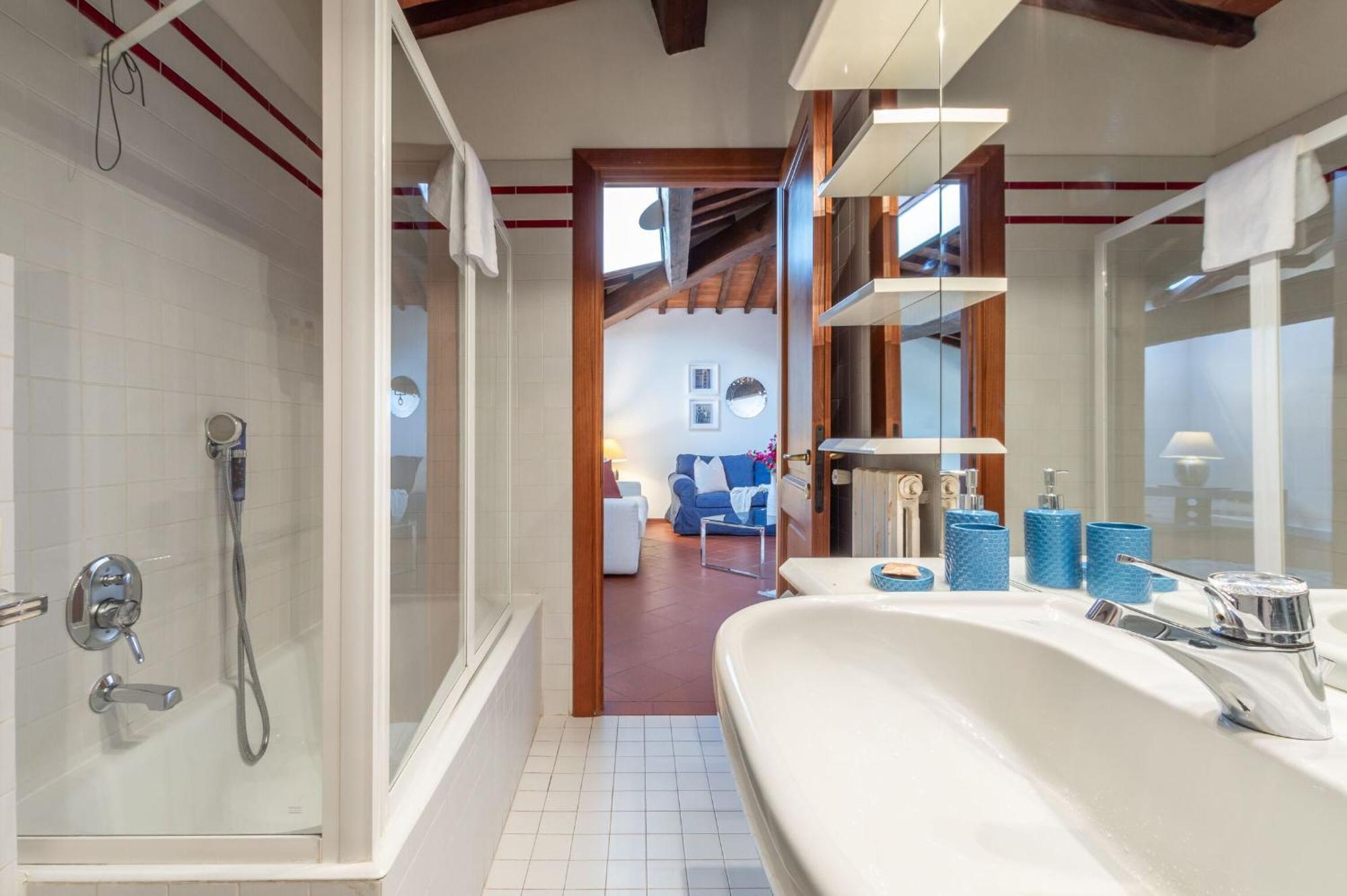 Rondinelli Escape Apartment *