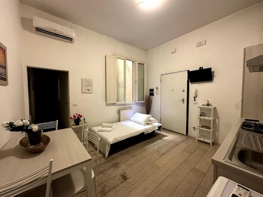 Comfortable House In Centro Storico Apartment *