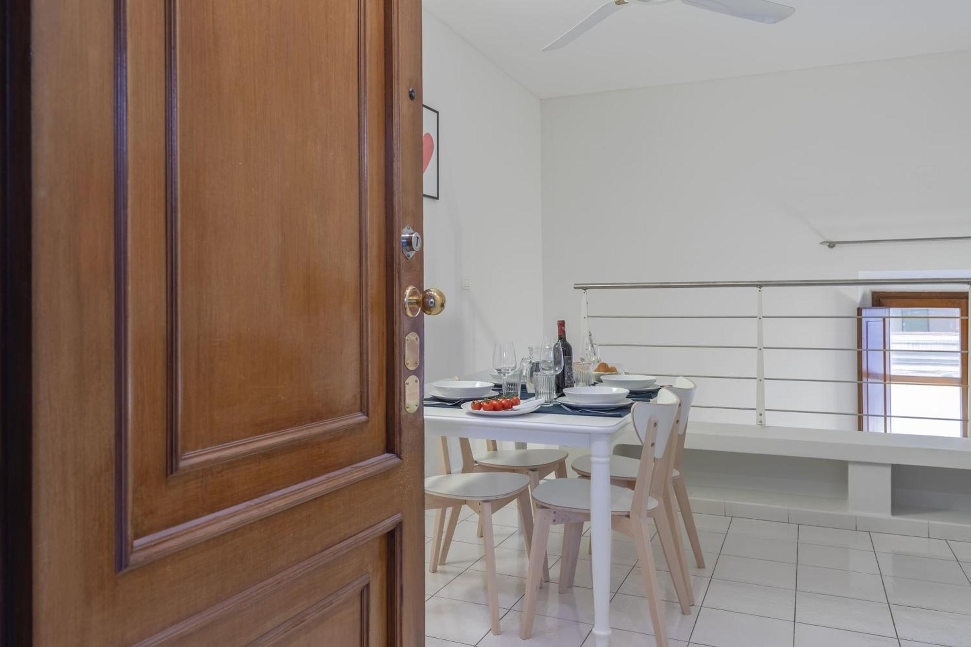 Charming Loft Near The Duomo Cathedral Apartment *