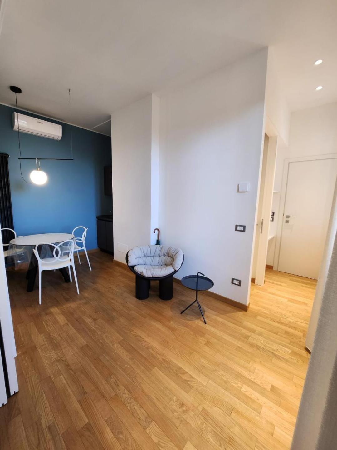 Sweetly In Apartment