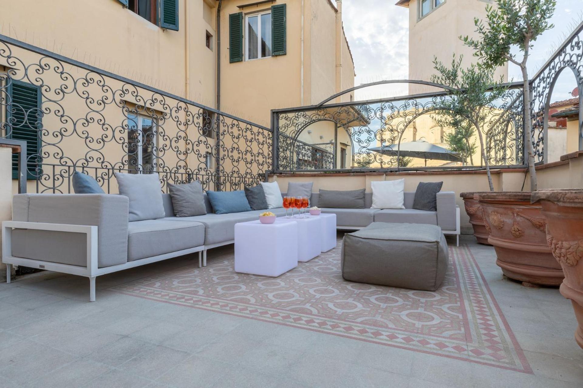 Luxury With Big Terrace In Aparthotel