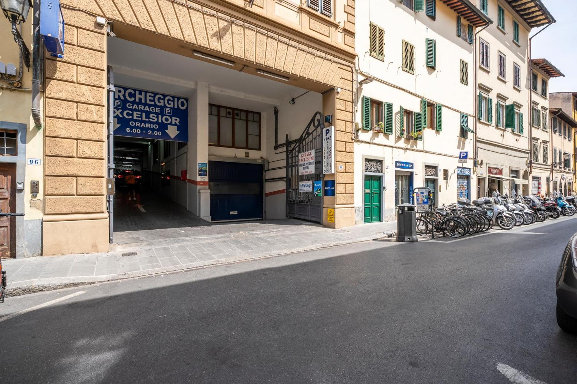 Appartamento Station With Garden