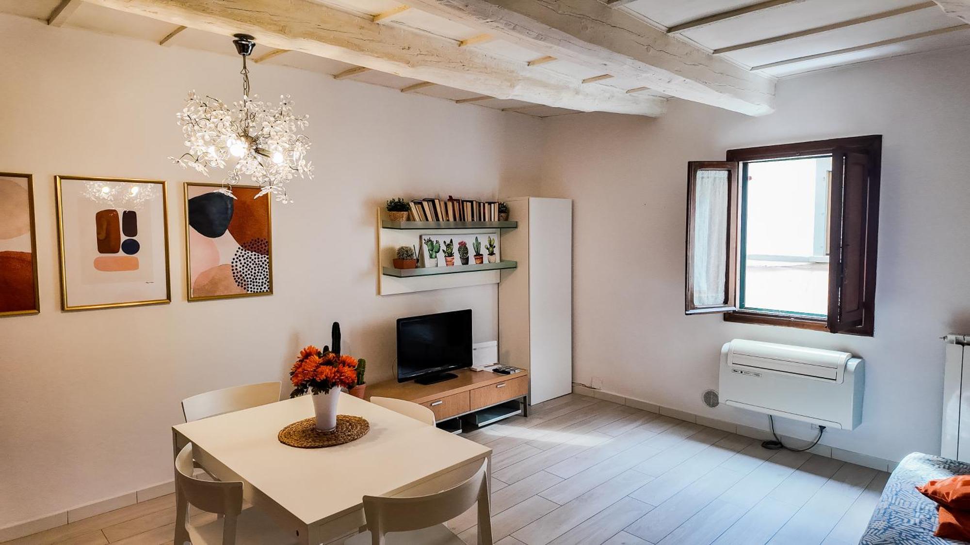 Little Sweet In Apartment Florence