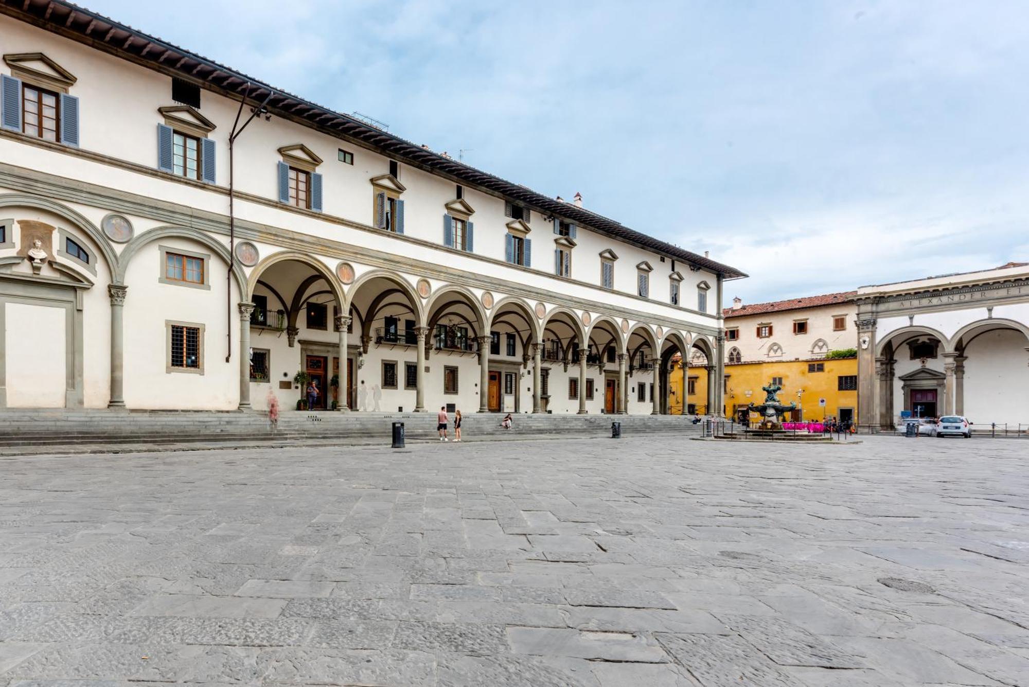 Comodo Dietro Il Duomo *