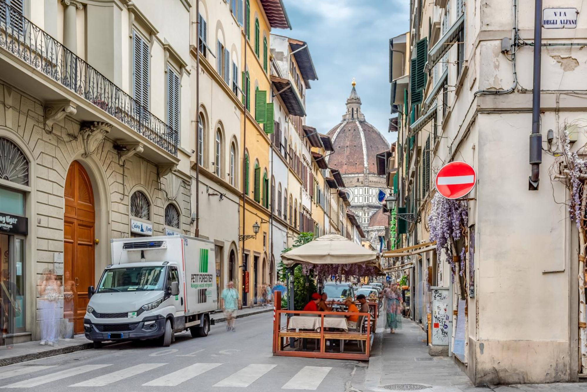 Comodo Dietro Il Duomo