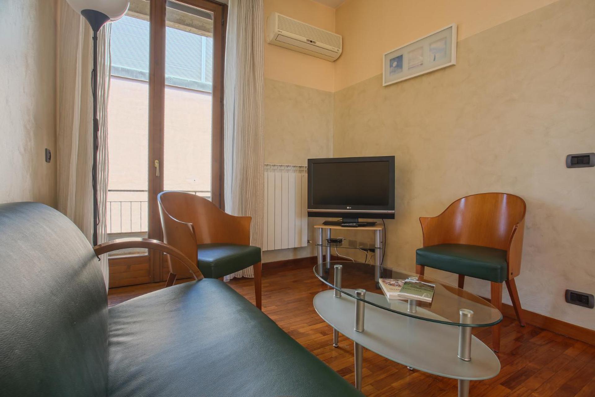 Nana - Sweet Dreams In Apartment Florence