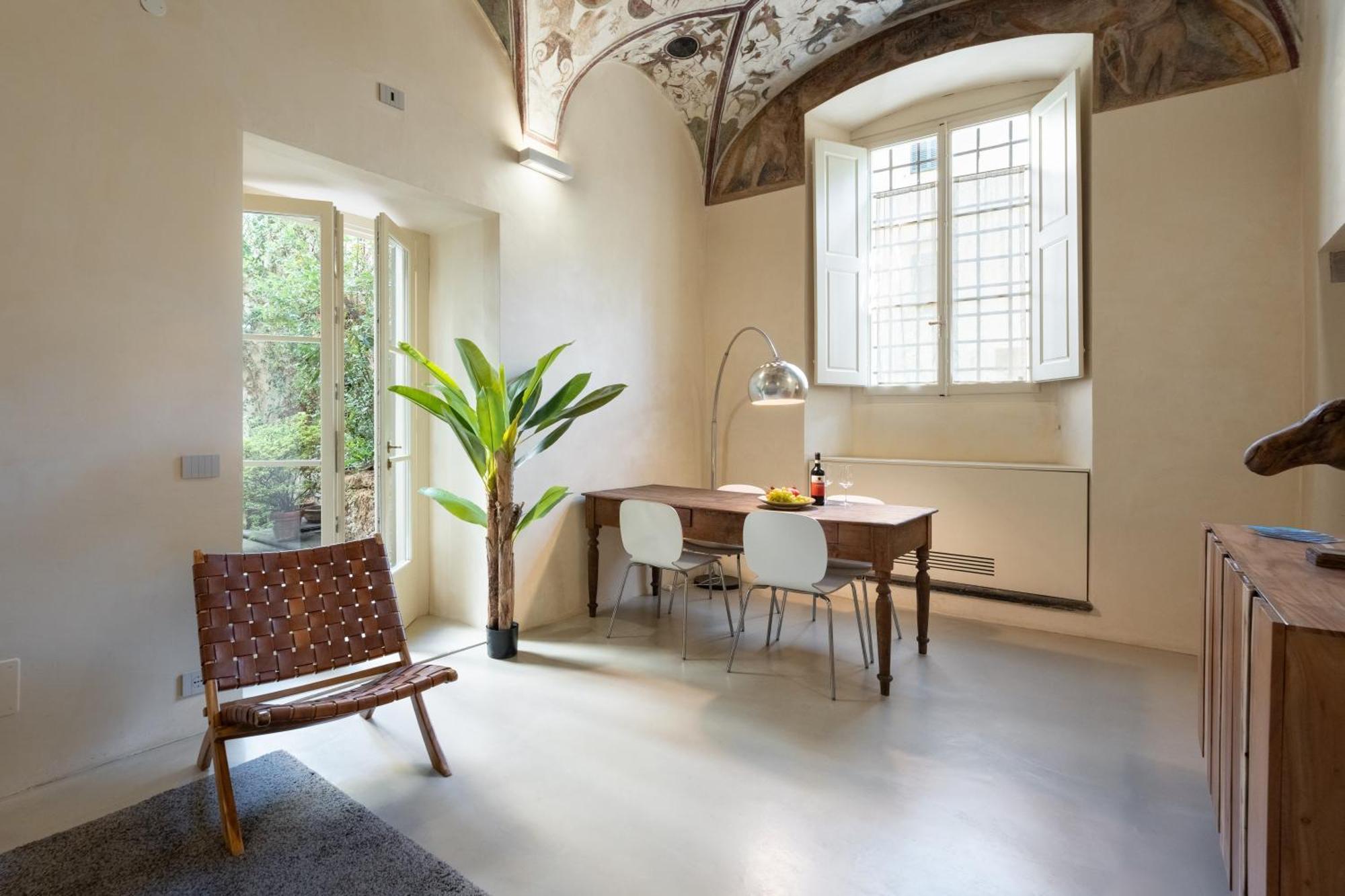 Keys Of Italy - Benci 20 Fresco - Frescoes One Bedroom Santa Croce Apartment Florence