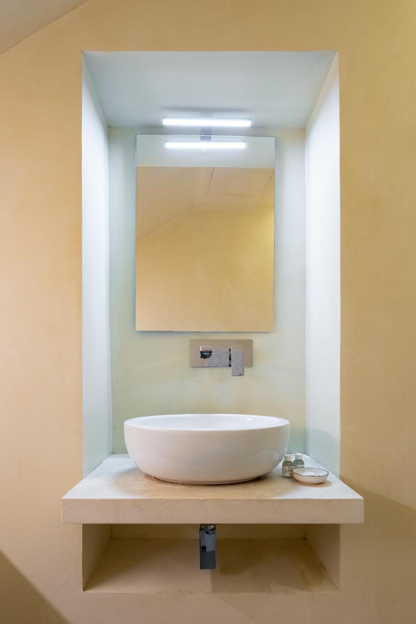 Keys Of Italy - Benci 20 Fresco - Frescoes One Bedroom Santa Croce Apartment Florence