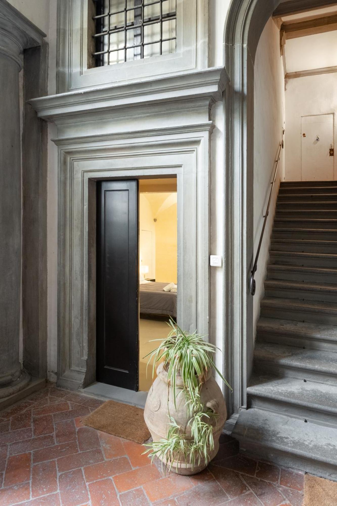 Keys Of Italy - Benci 20 Fresco - Frescoes One Bedroom Santa Croce *