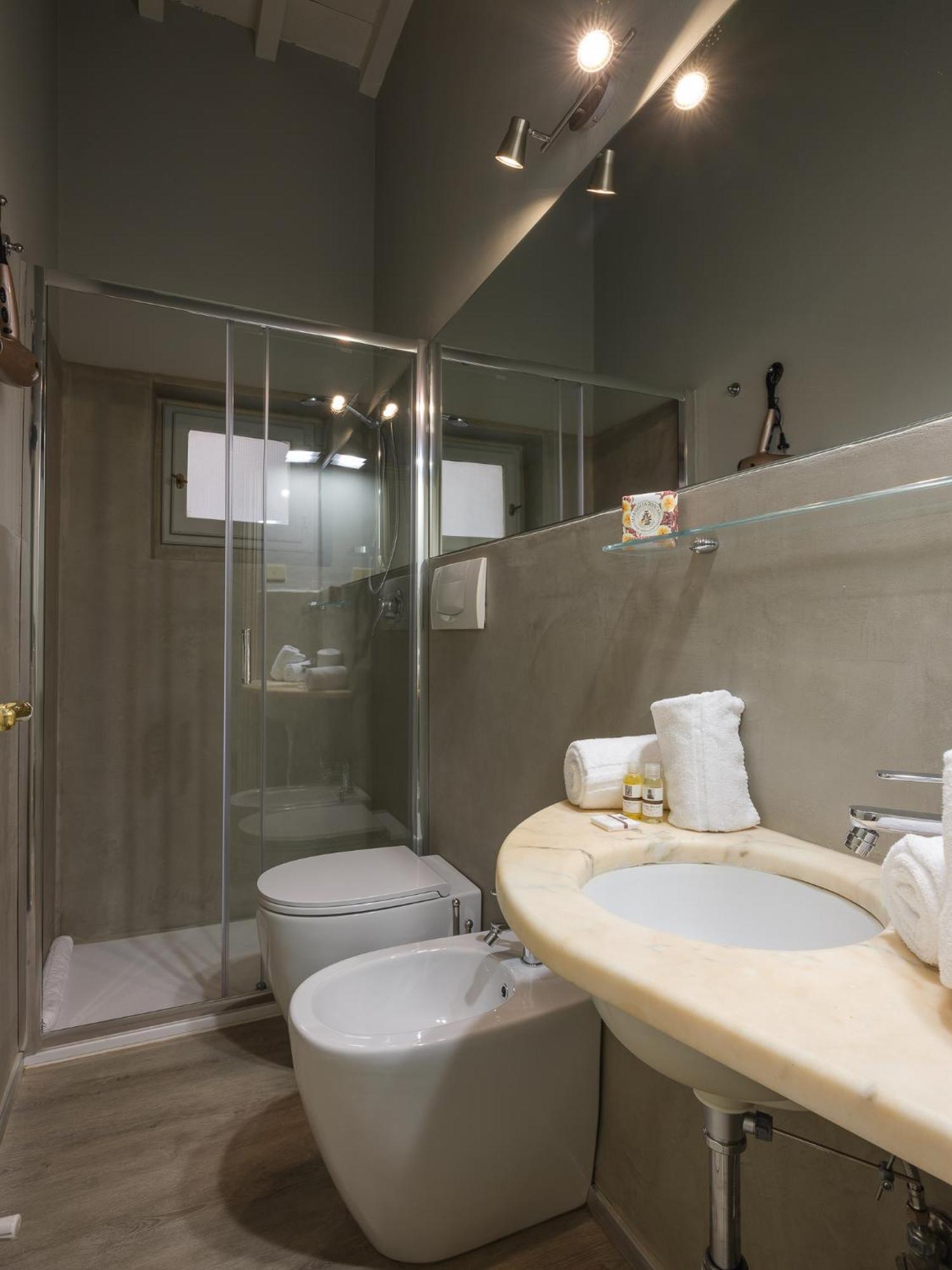 Beautiful Flat In Oltrarno Florence