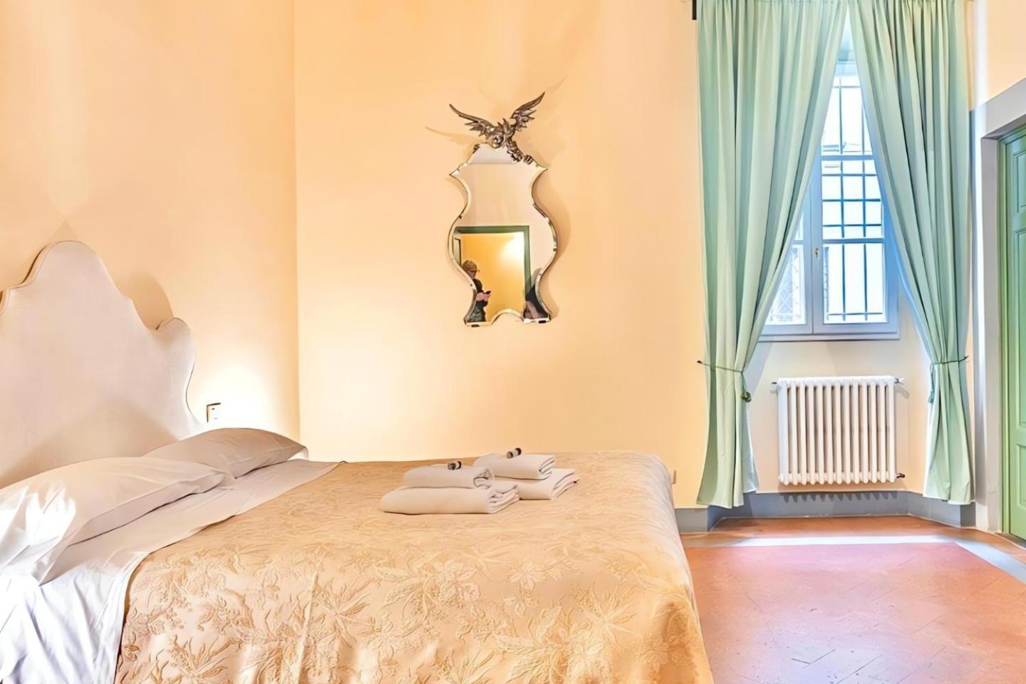 The Luxury Historic Palace Of Santa Croce * Florence