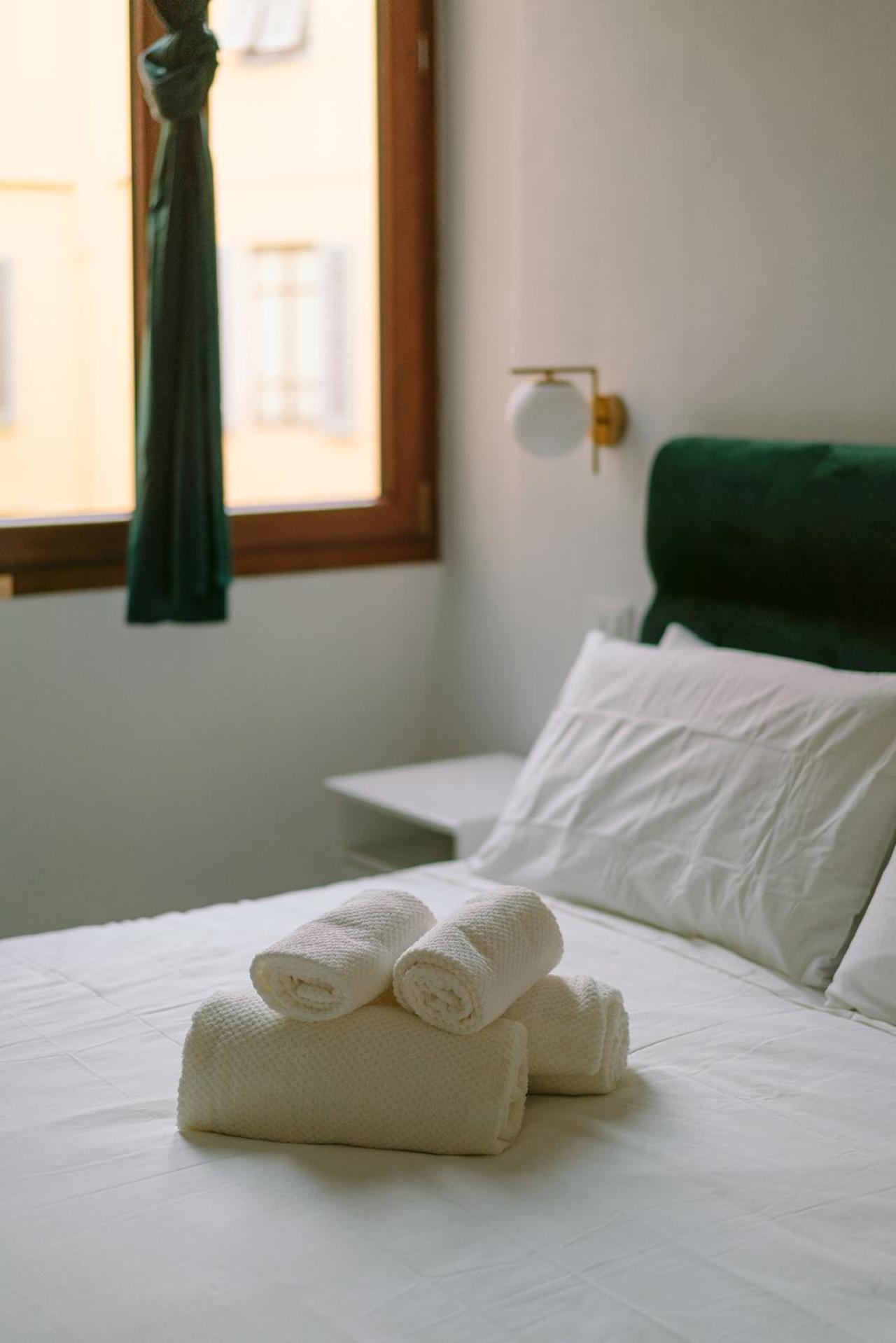 Opera House Guest house *